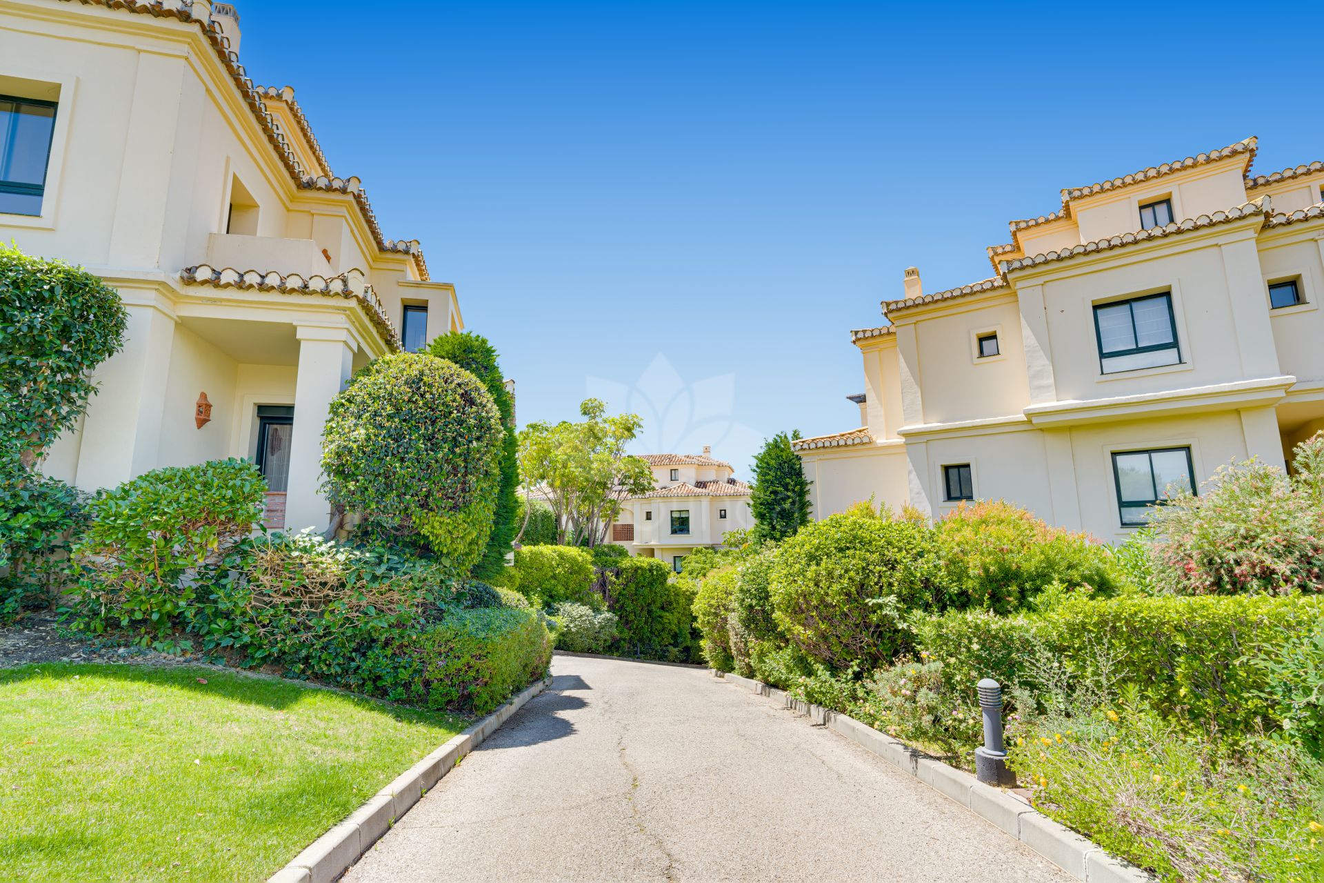 Ground Floor Apartment in Los Capanes del Golf, Benahavis