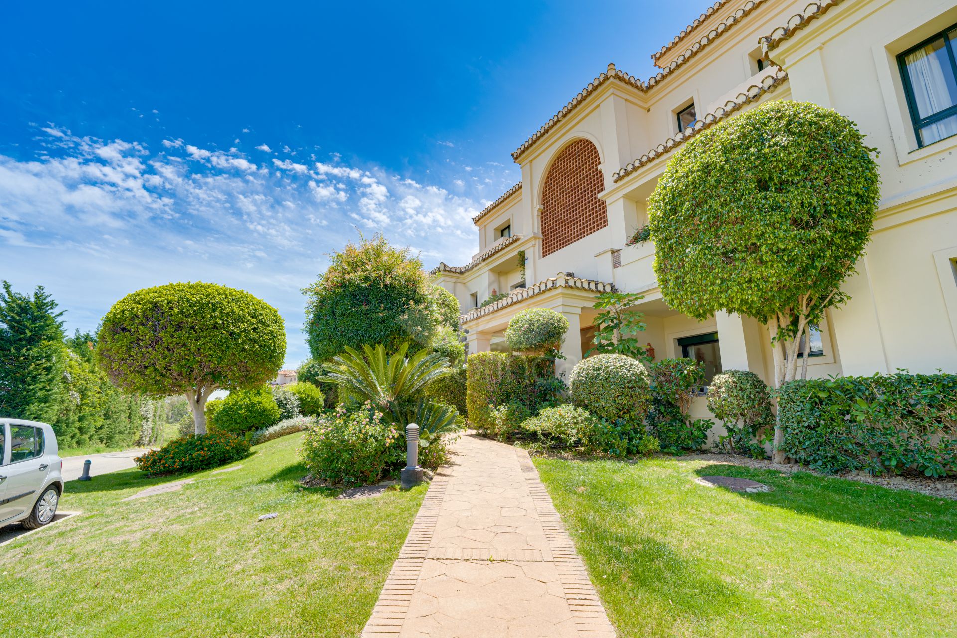 Ground Floor Apartment in Los Capanes del Golf, Benahavis