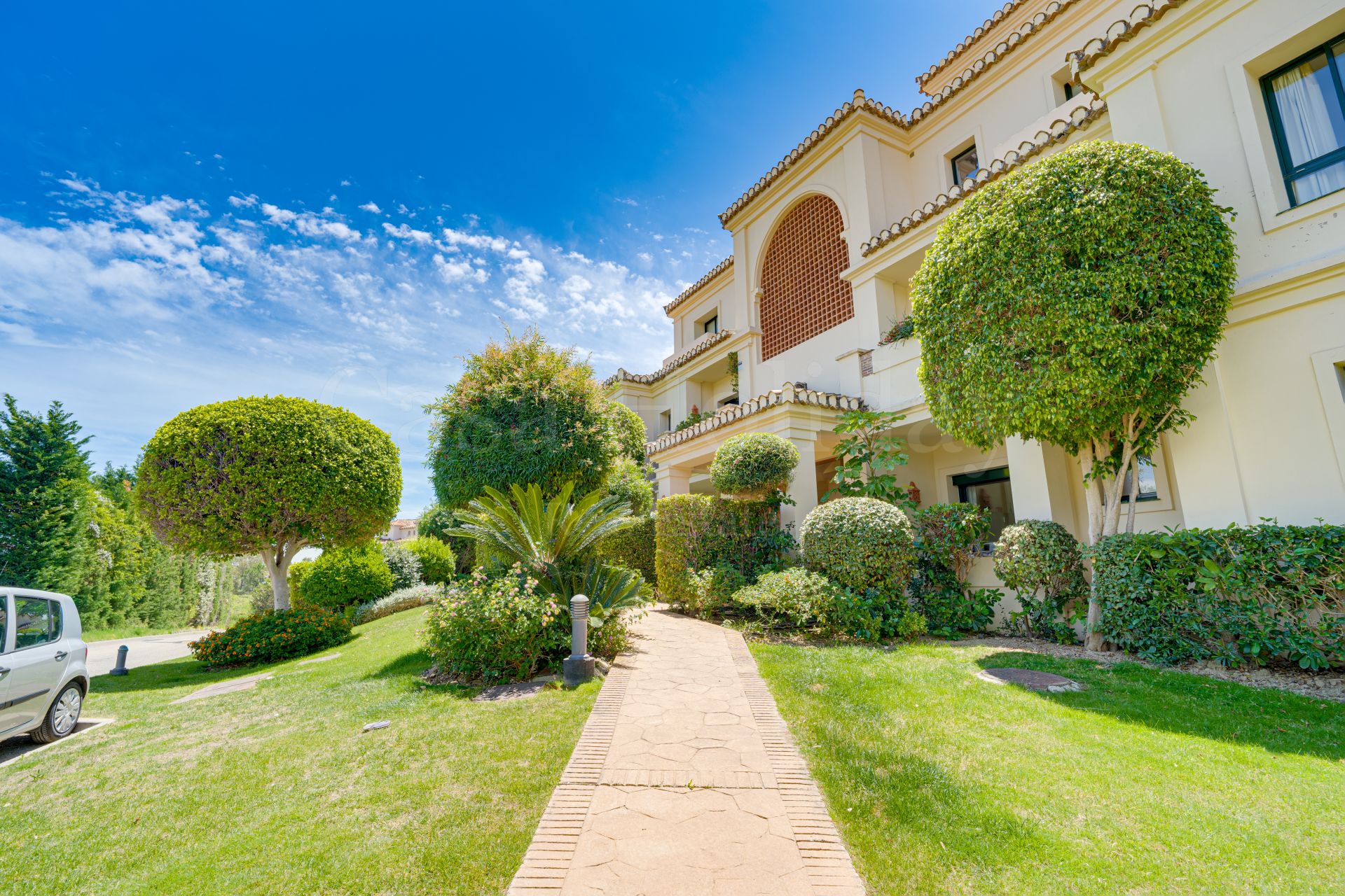 Ground Floor Apartment in Los Capanes del Golf, Benahavis