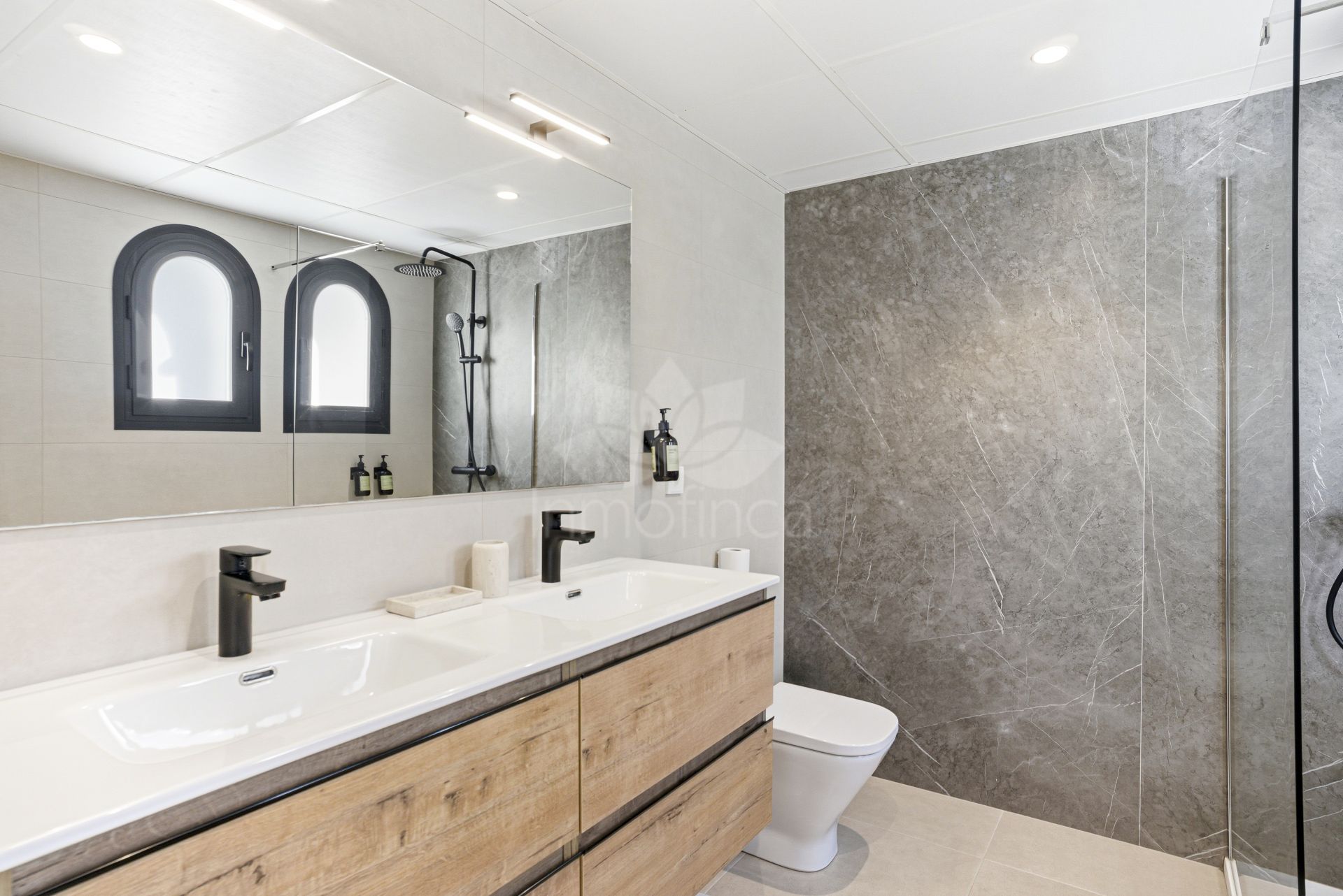 Adosado en Agra Residencial, Estepona