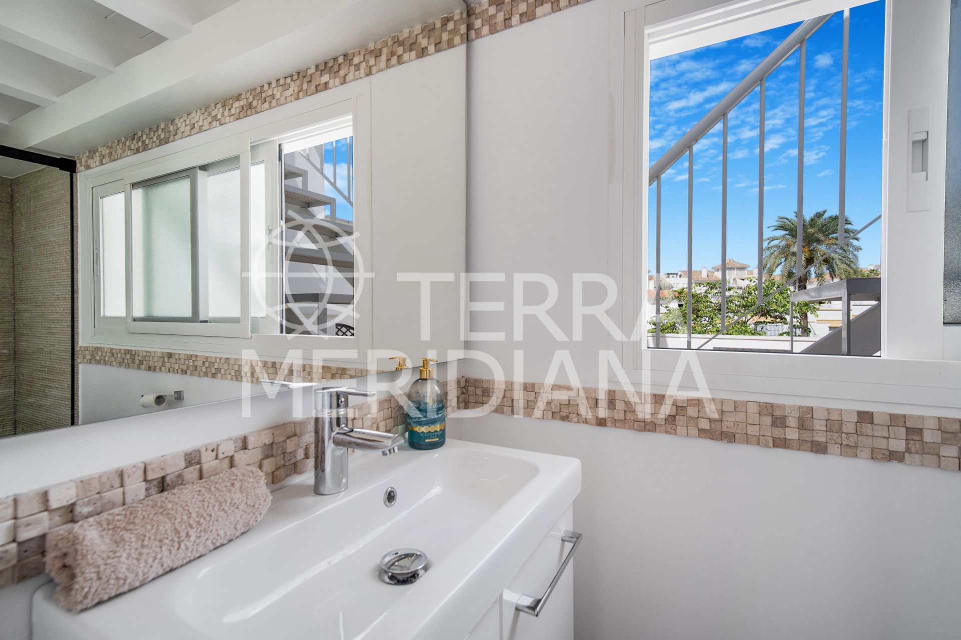 Town House in Marbellamar, Marbella