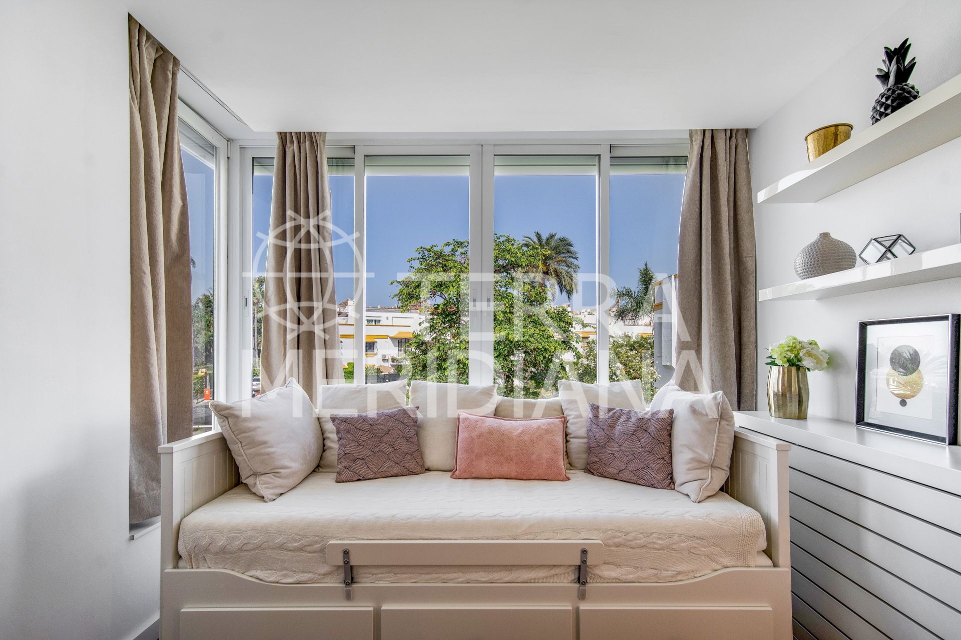 Town House in Marbellamar, Marbella
