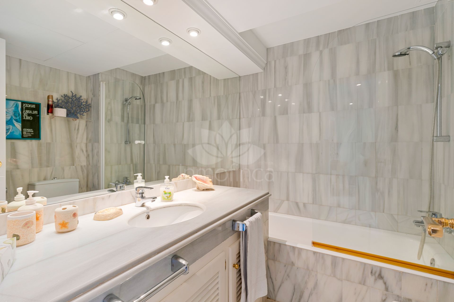 Apartamento Planta Baja en Las Jacarandas, Estepona