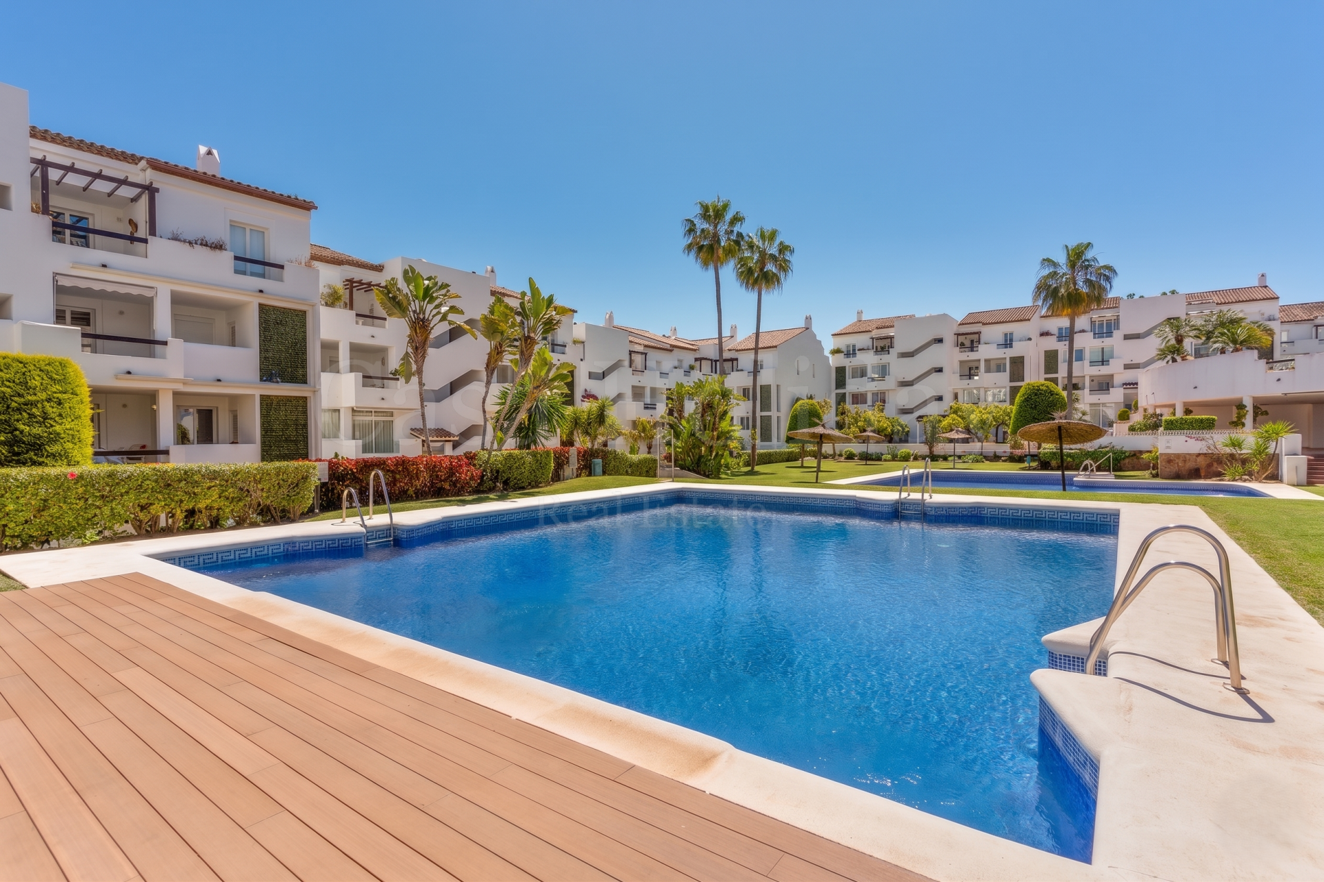 Apartamento Planta Baja en Las Jacarandas, Estepona
