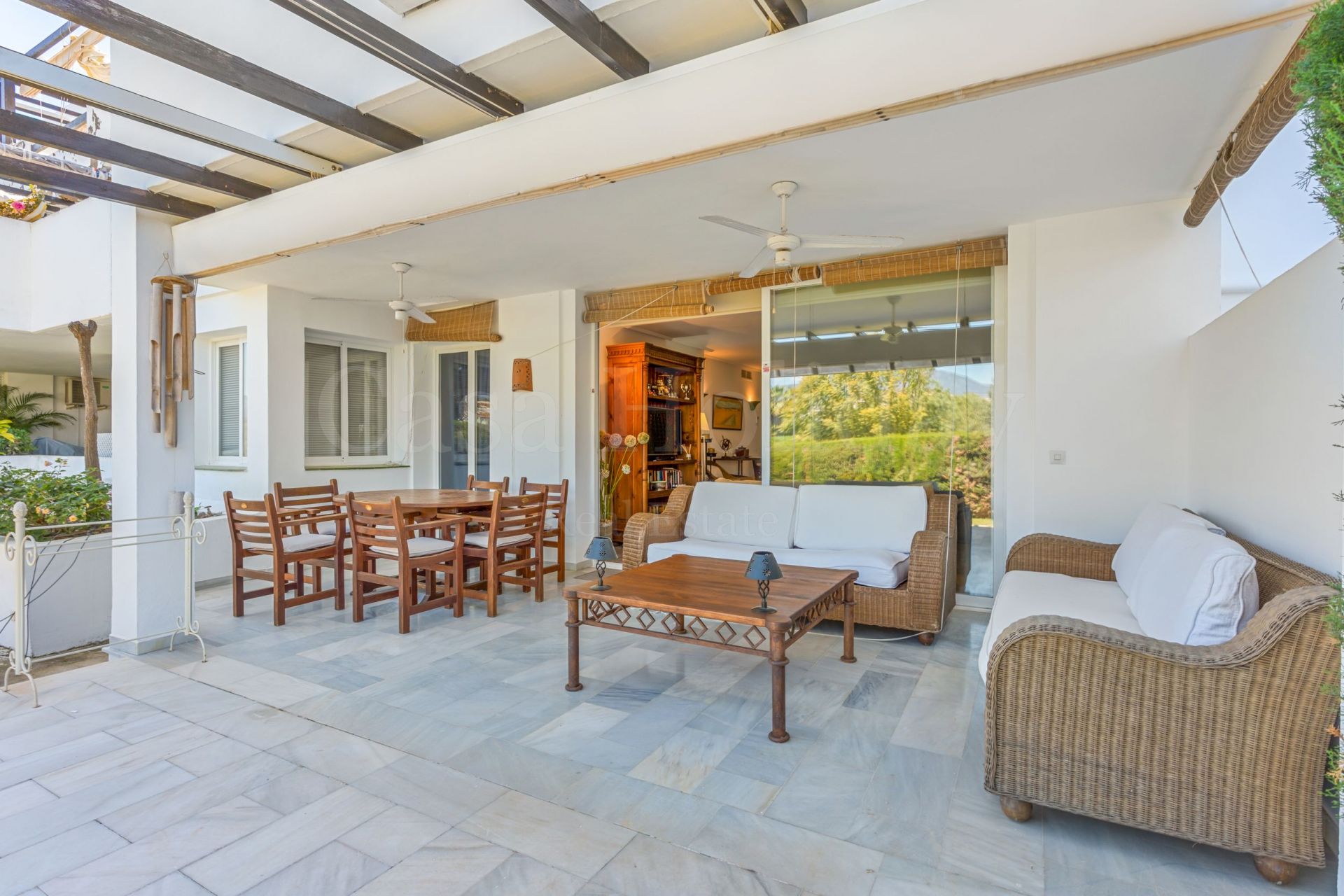 Apartamento Planta Baja en Las Jacarandas, Estepona