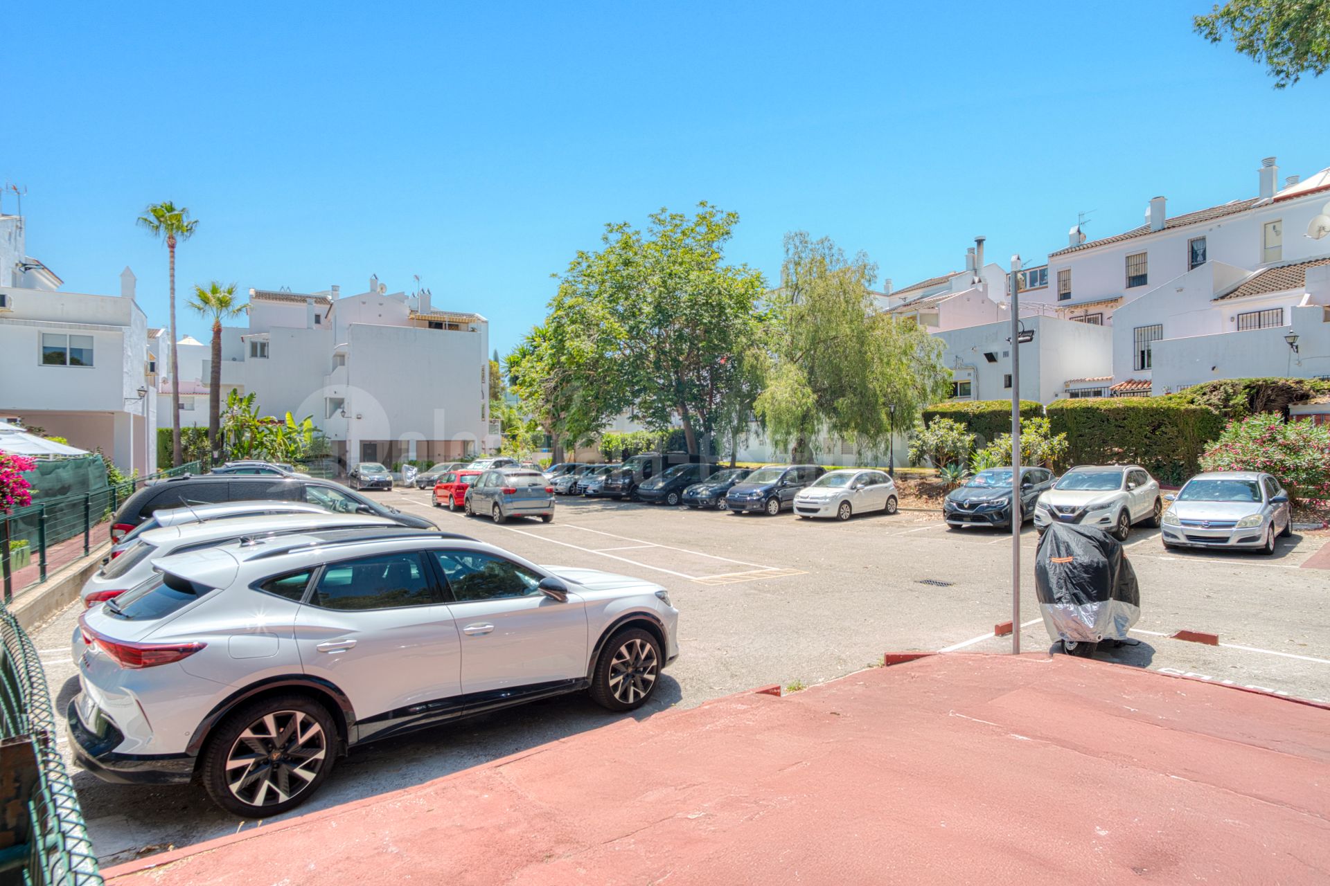 Apartment in Parque Elviria, Marbella
