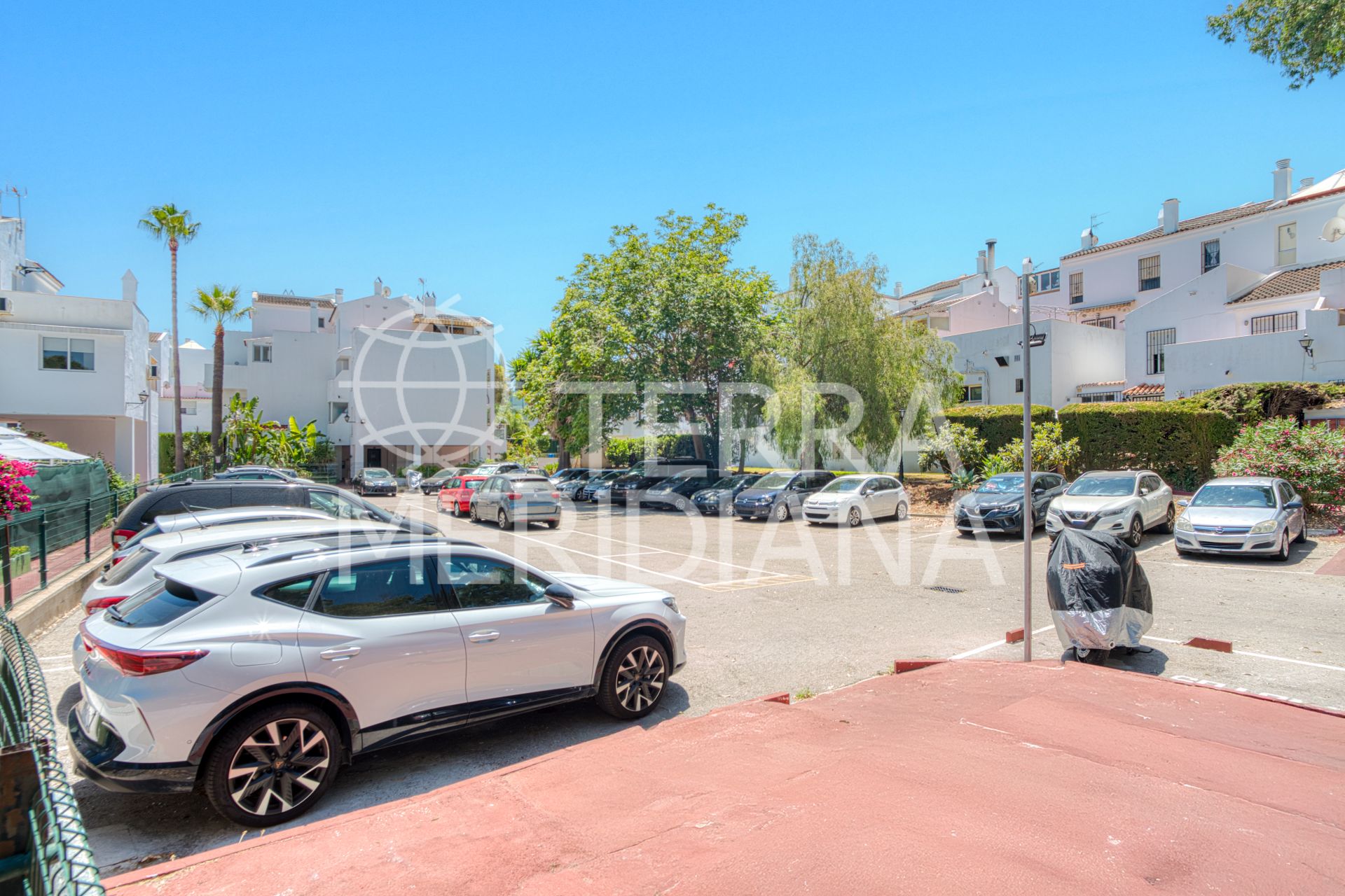 Apartment in Parque Elviria, Marbella