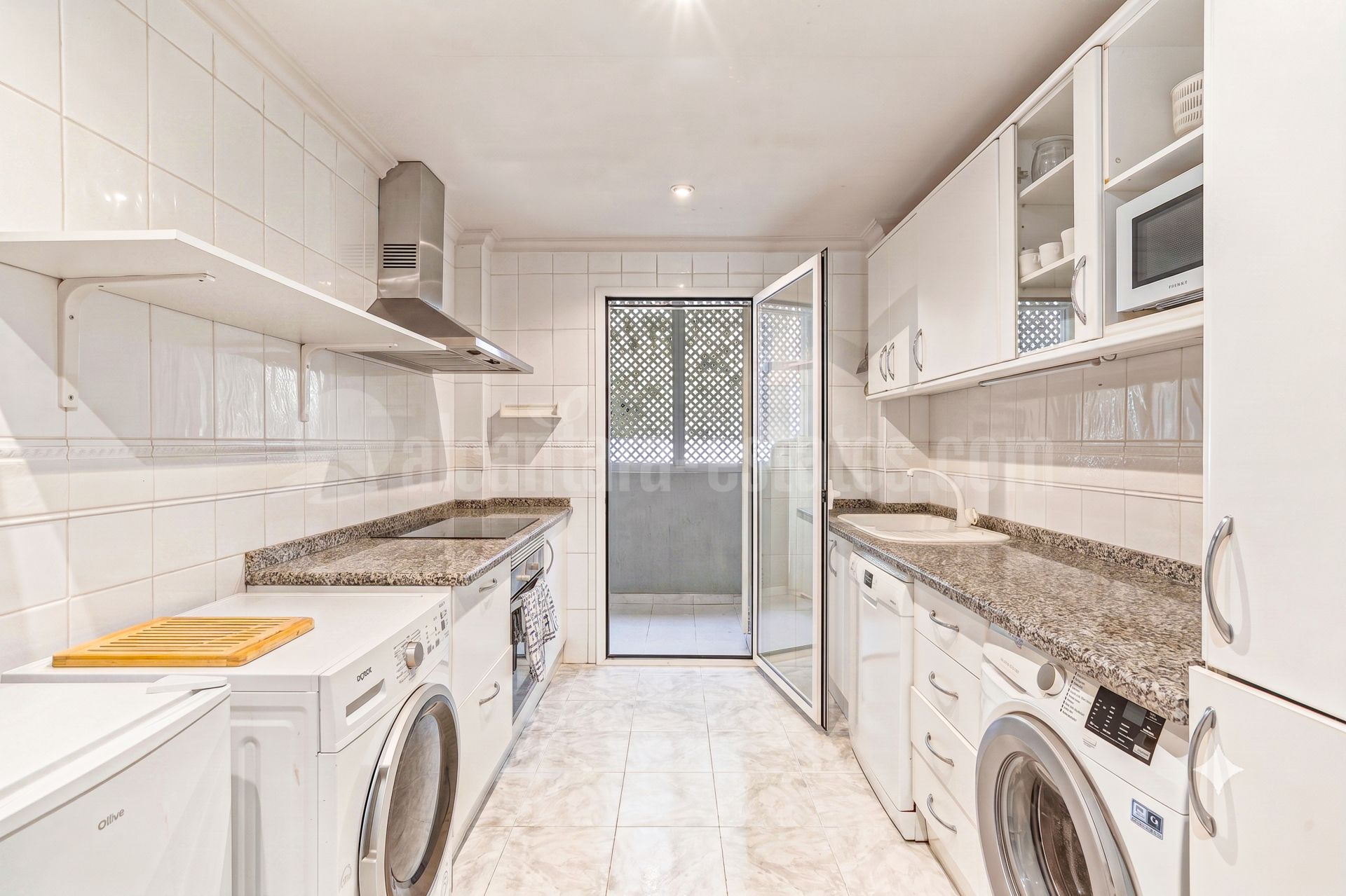 Apartamento Planta Baja en Elviria, Marbella