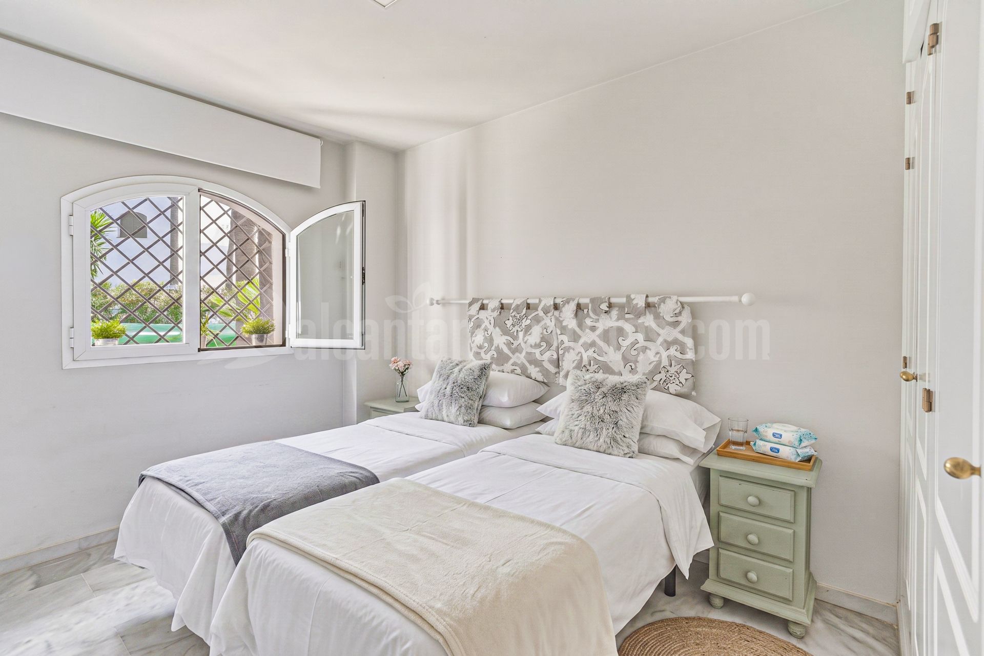 Apartamento Planta Baja en Elviria, Marbella