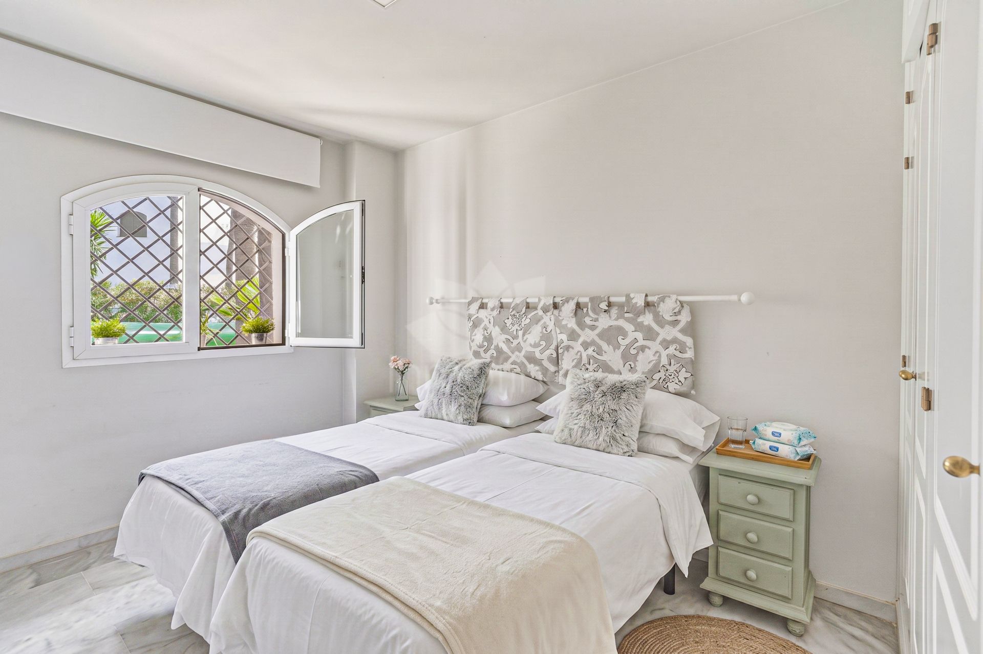 Apartamento Planta Baja en Elviria, Marbella