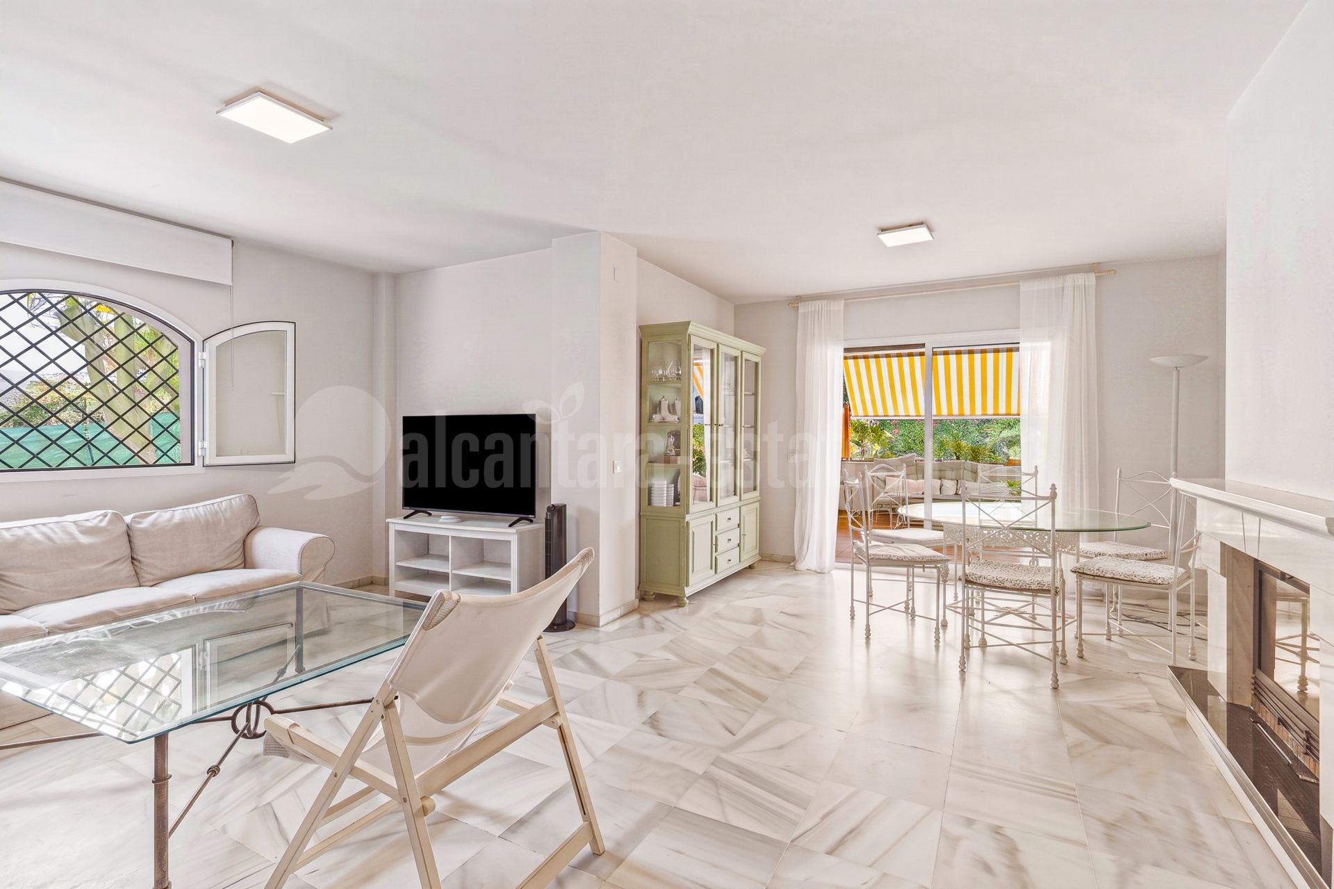 Apartamento Planta Baja en Elviria, Marbella