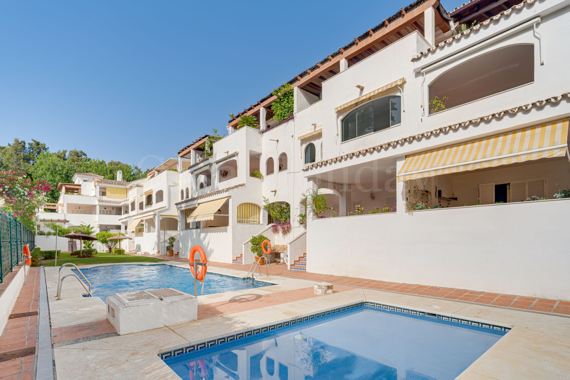 Apartamento Planta Baja en Elviria, Marbella
