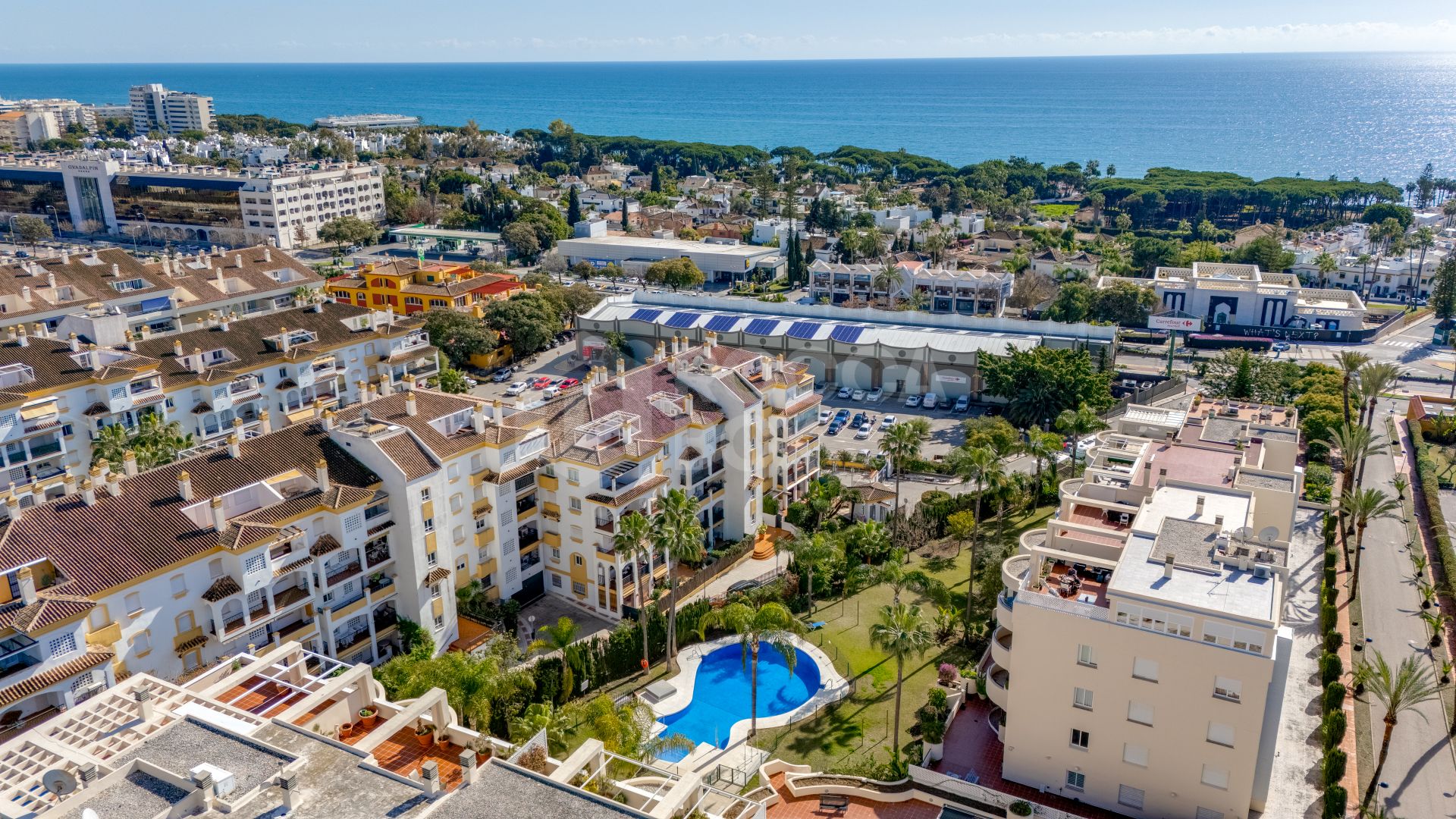 Wonderful two-bedroom apartment located in Gran Ducado, a gated community on Marbella´s Golden Mile