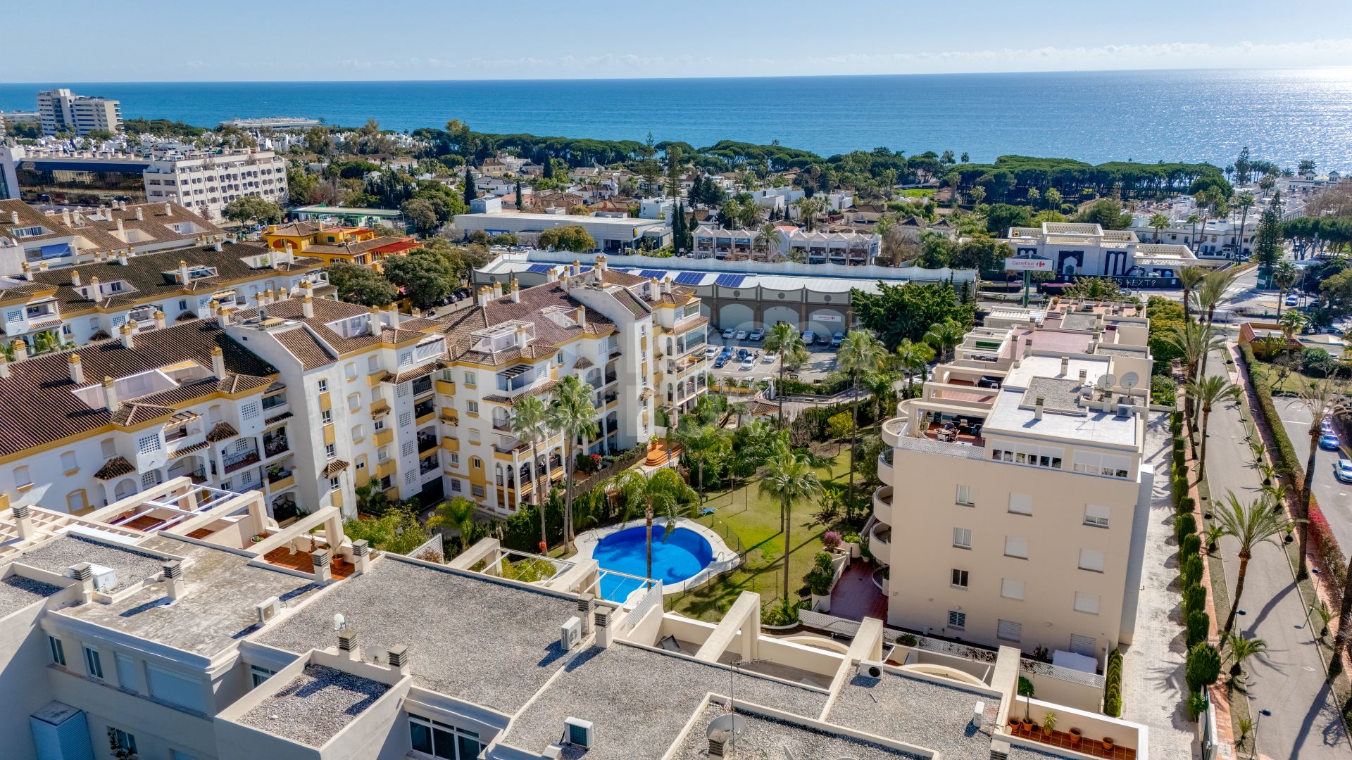 Wonderful two-bedroom apartment located in Gran Ducado, a gated community on Marbella´s Golden Mile