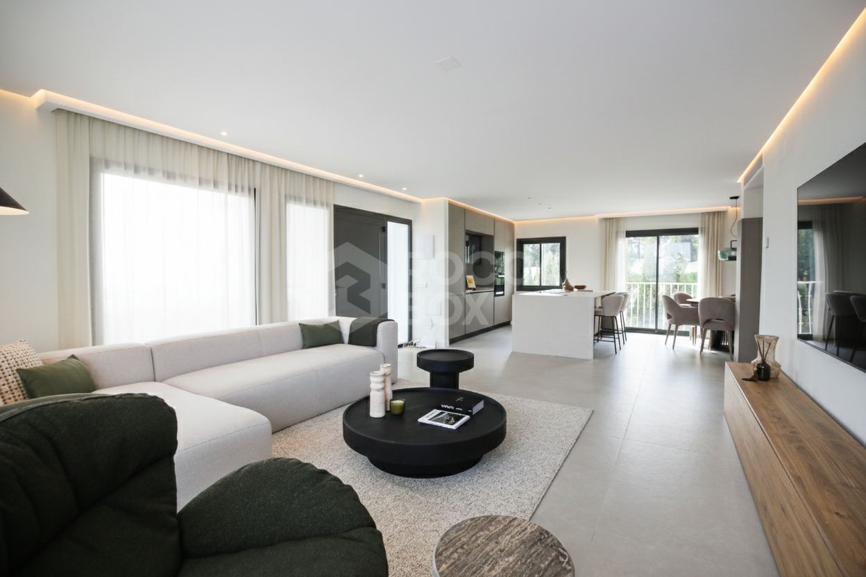 Incredible, beautifully renovated two bedroom penthouse in the gated community of Jardines de Andalucía, Nueva Andalucia