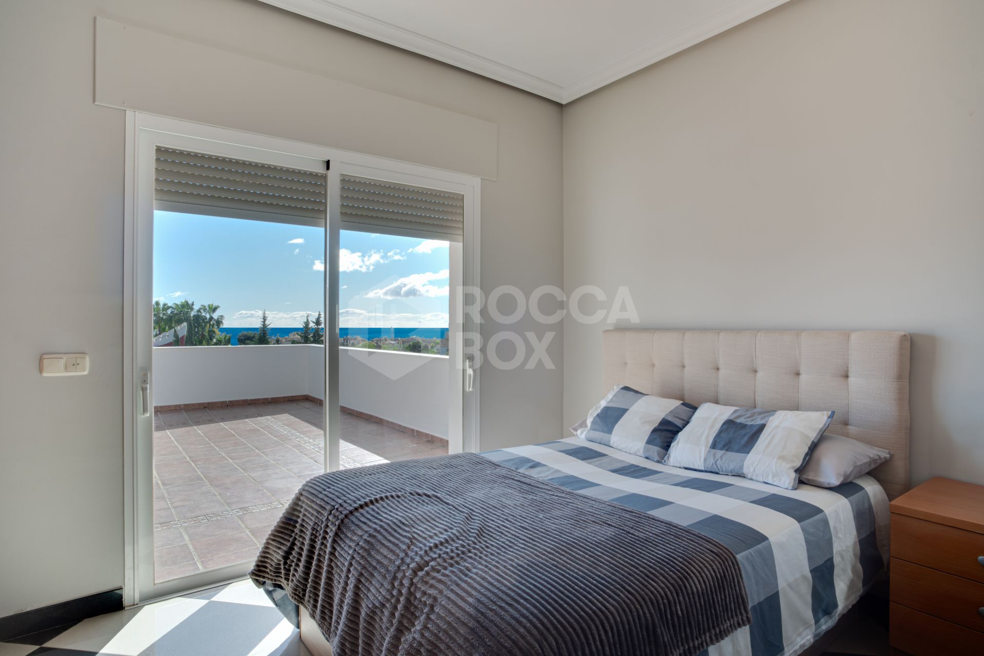 Spacious five-Bedroom Villa in Xarblanca, Marbella with sea views