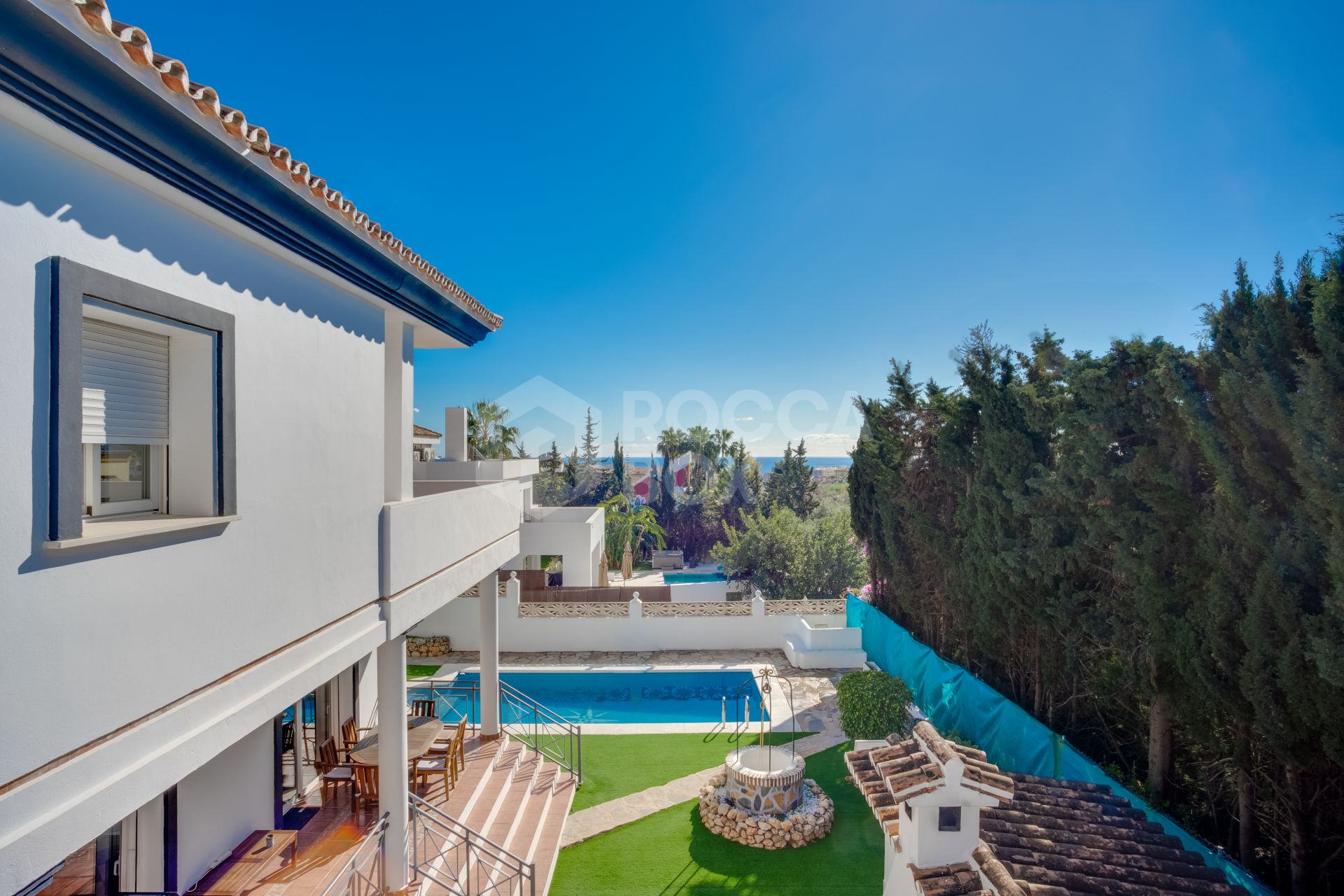 Spacious five-Bedroom Villa in Xarblanca, Marbella with sea views