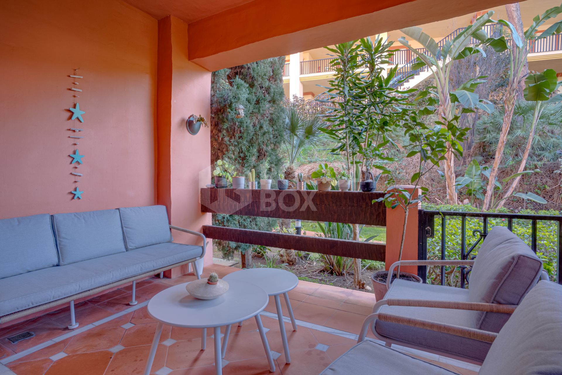 Beautiful four-bedroom ground floor apartment located in Jardines de Don Carlos in Elviria.