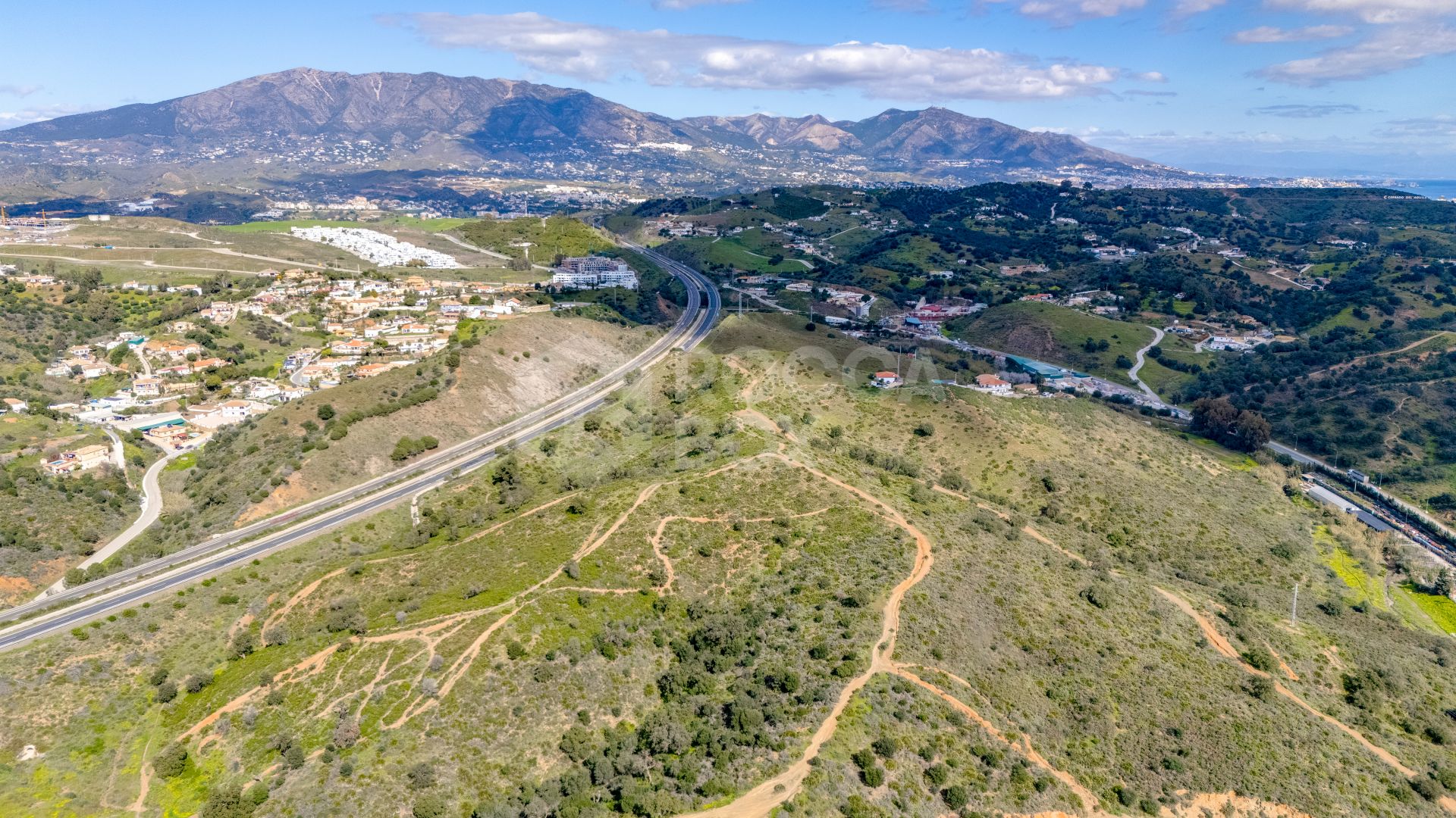 Versatile plot near the beach with stunning sea and mountain views