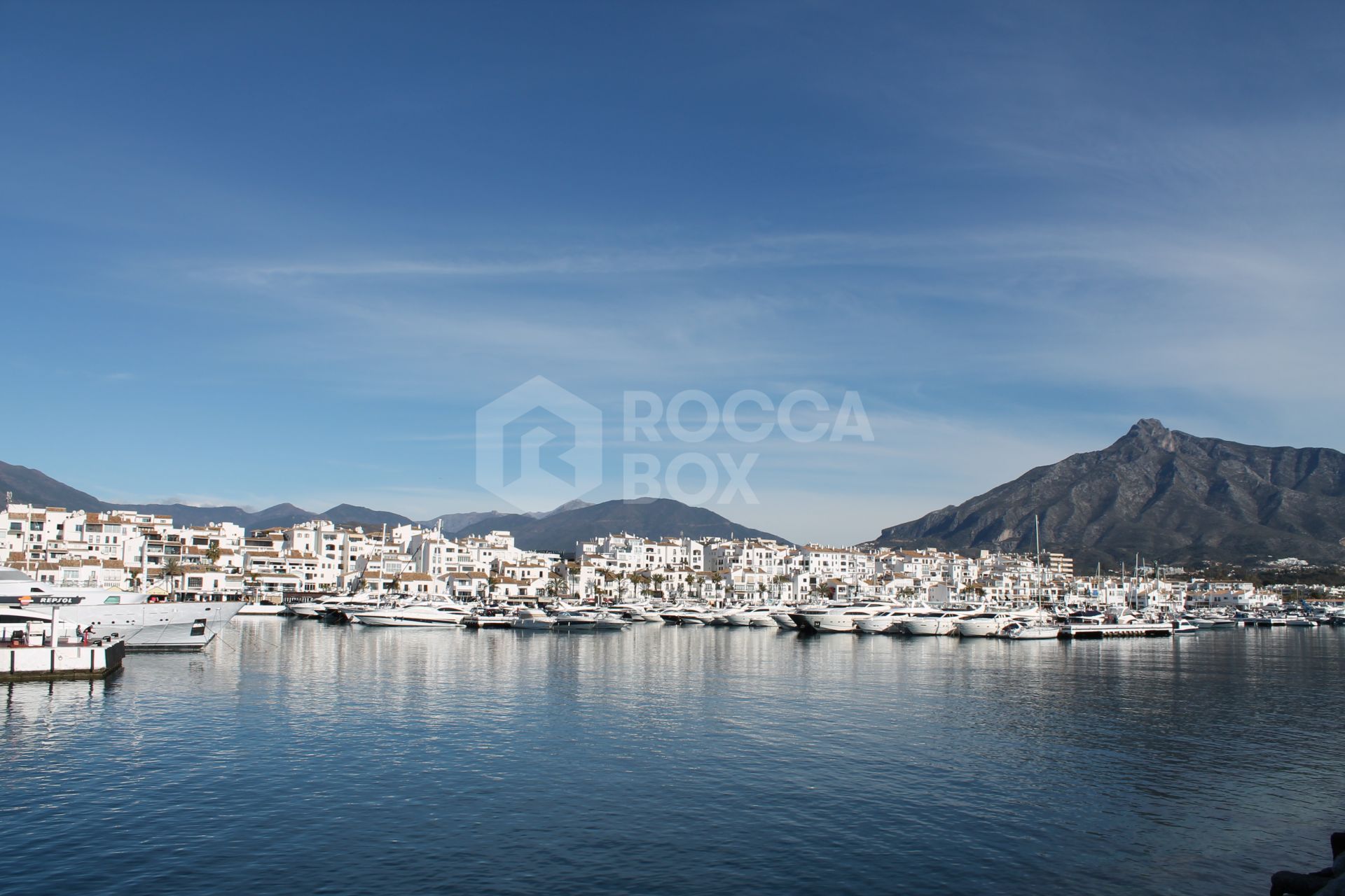 Versatile plot near the beach with stunning sea and mountain views