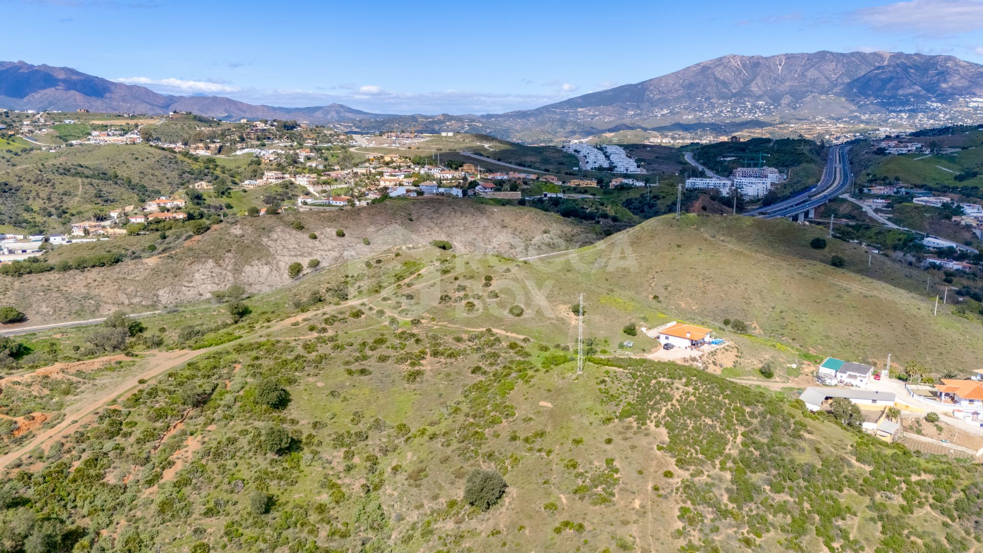 Versatile plot near the beach with stunning sea and mountain views