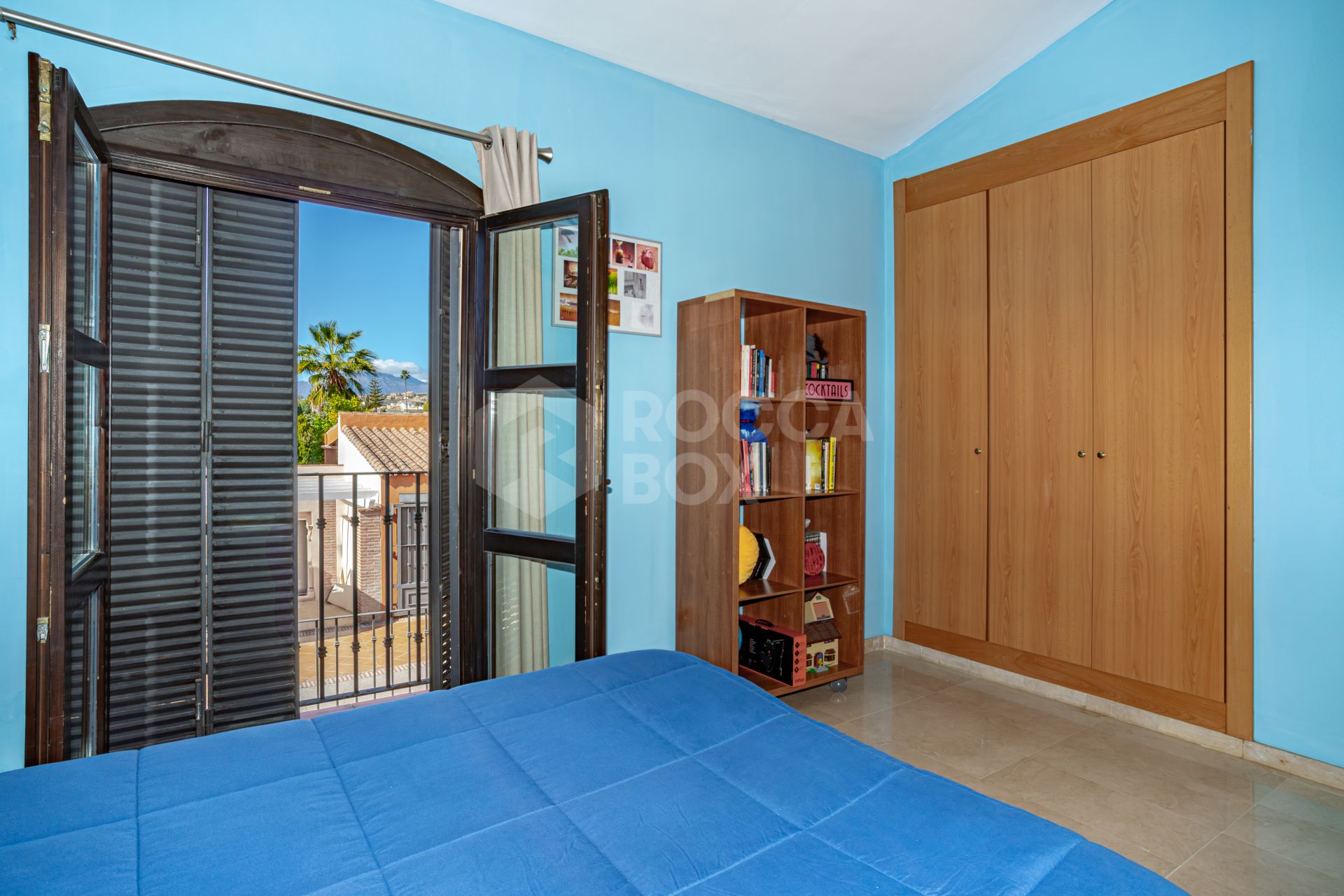 Fantastic four-bedroom townhouse in a gated community of Guadalmina Alta