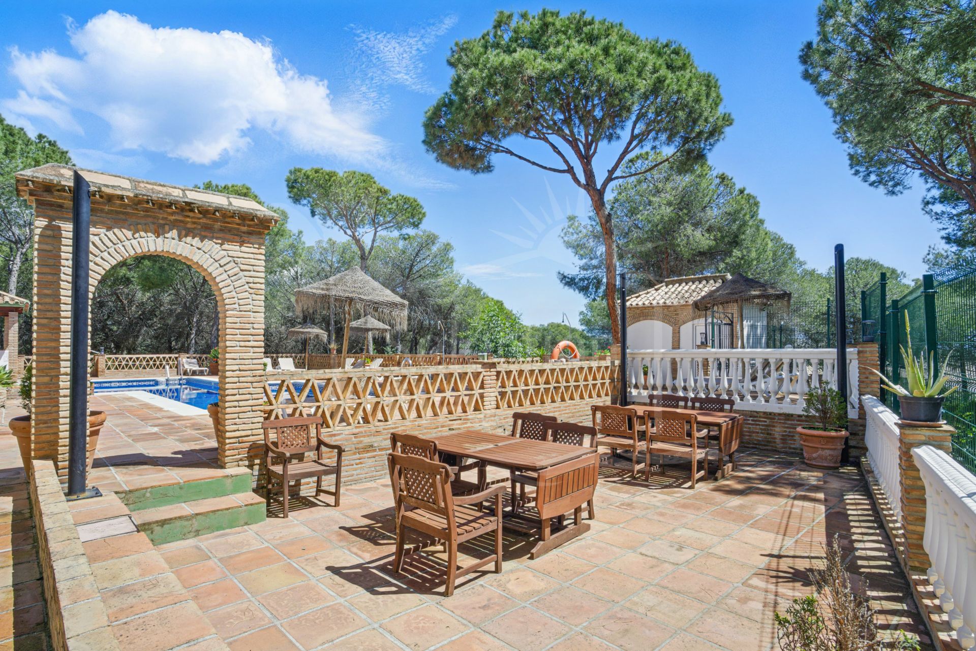 Spacieux penthouse de quatre chambres, duplex dans le complexe Los Pinos de Aloha, Nueva Andalucía, Marbella