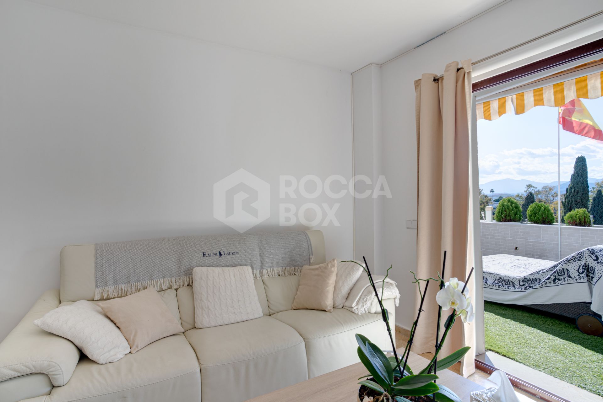 Beautiful apartment in the gated and well-established community Coto Real, Marbella