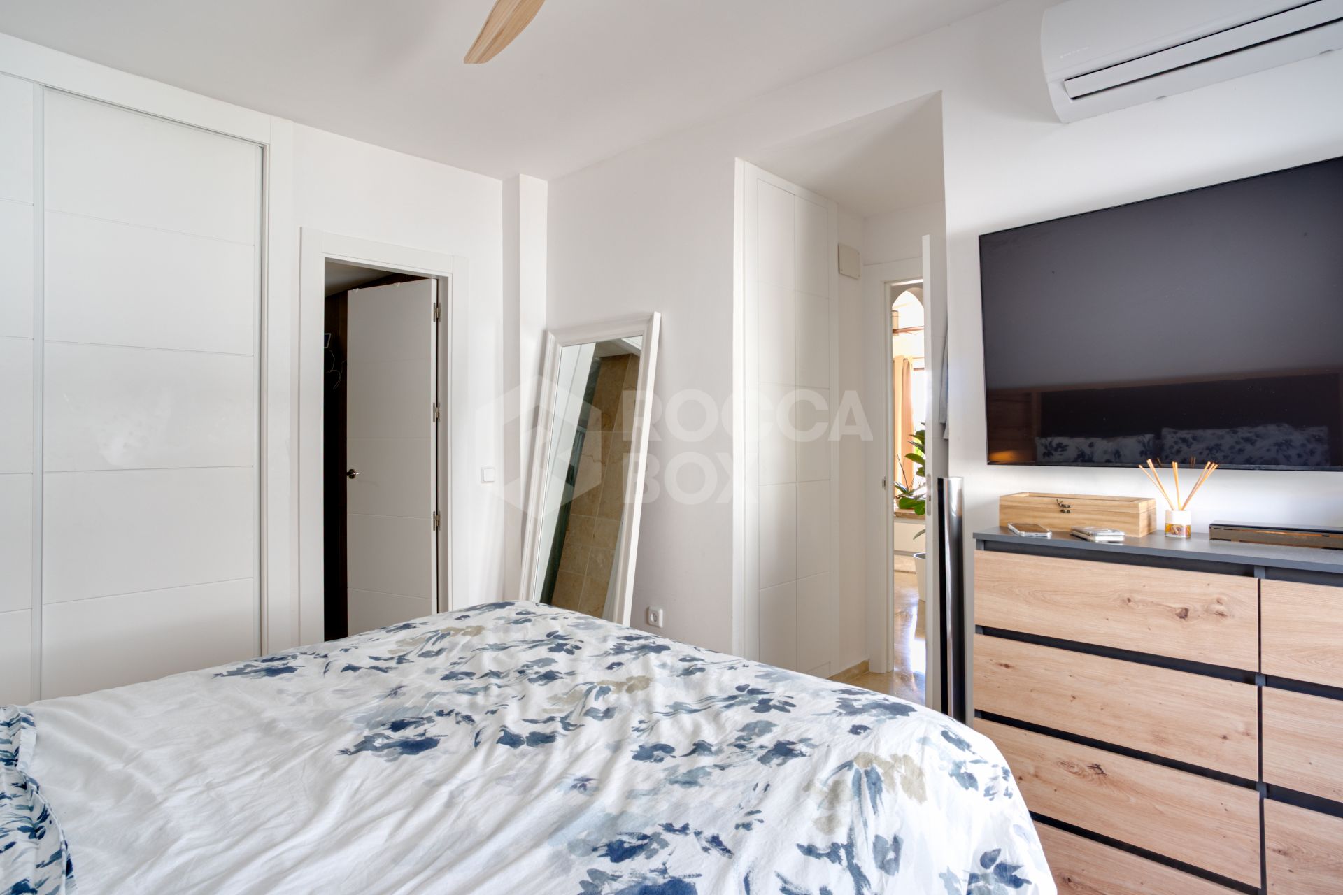 Beautiful apartment in the gated and well-established community Coto Real, Marbella