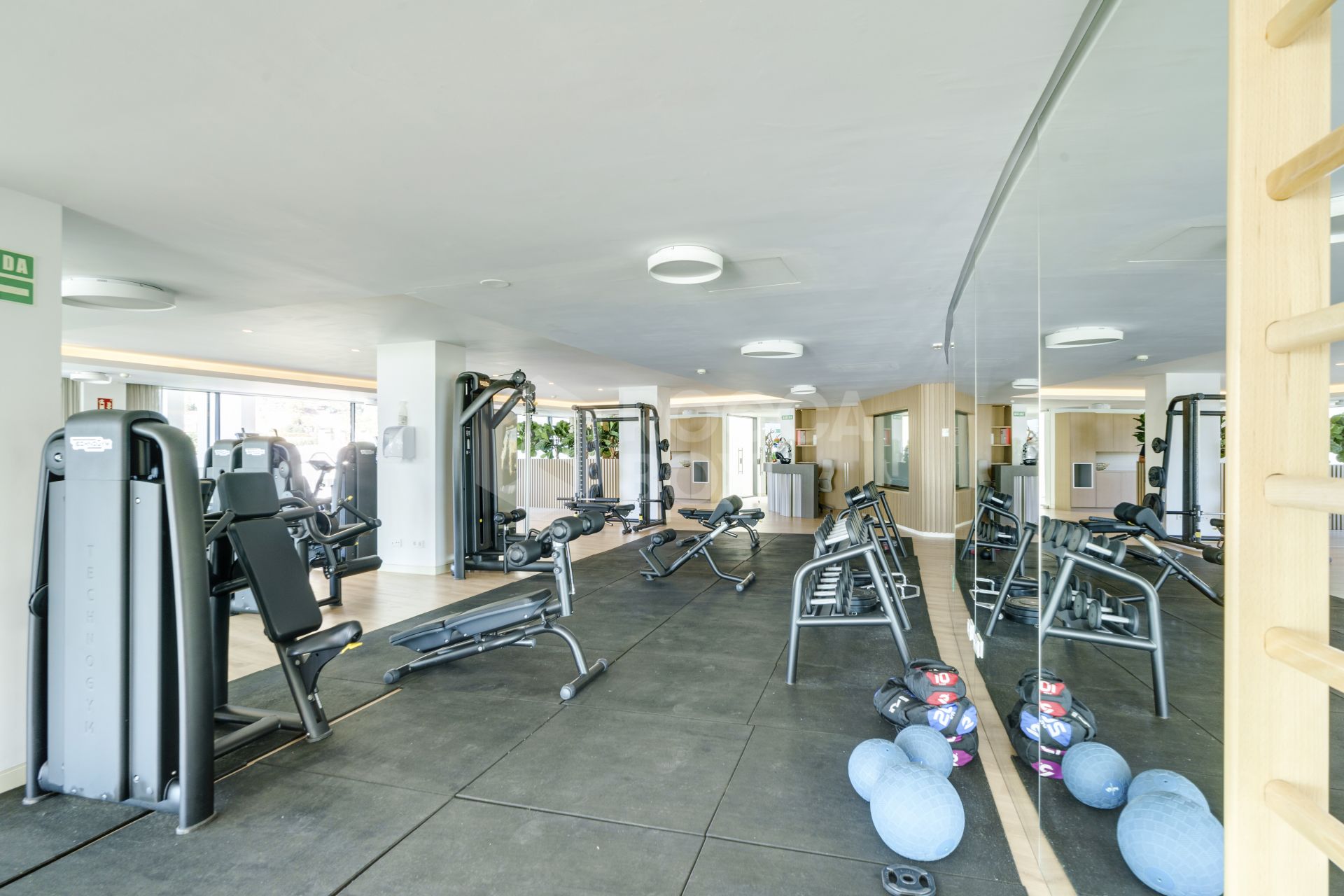 Beautiful two bedroom, south east facing apartment located in the exclusive Urbanisation Palo Alto