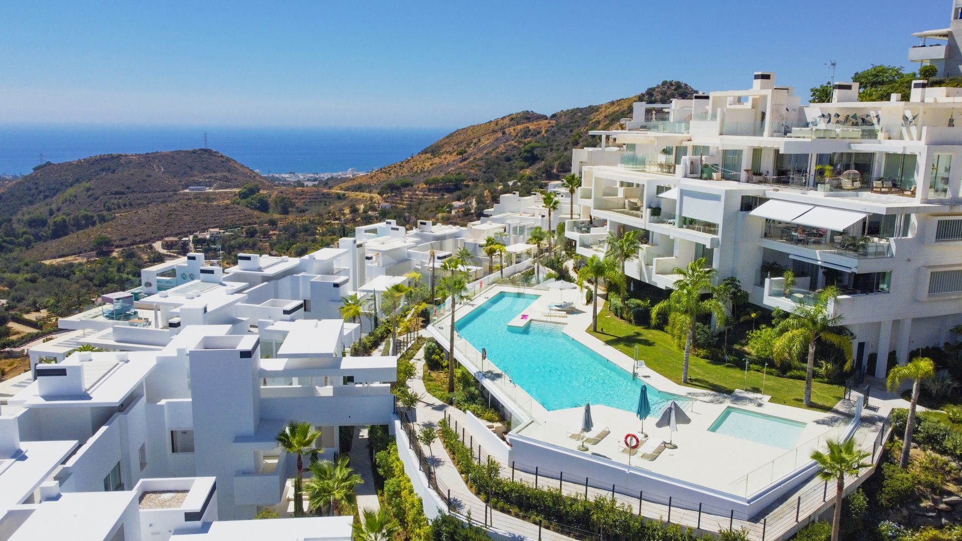 Beautiful two bedroom, south east facing apartment located in the exclusive Urbanisation Palo Alto