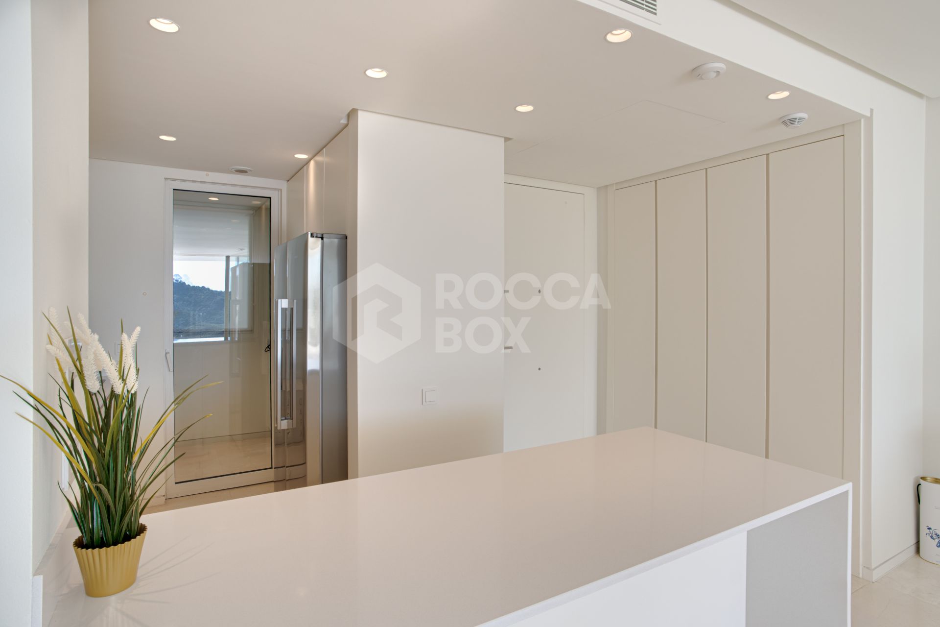 Beautiful two bedroom, south east facing apartment located in the exclusive Urbanisation Palo Alto