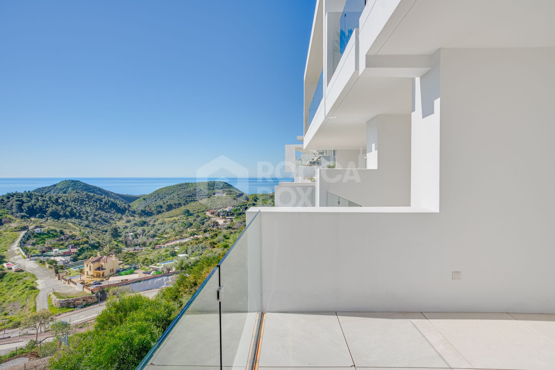Beautiful two bedroom, south east facing apartment located in the exclusive Urbanisation Palo Alto