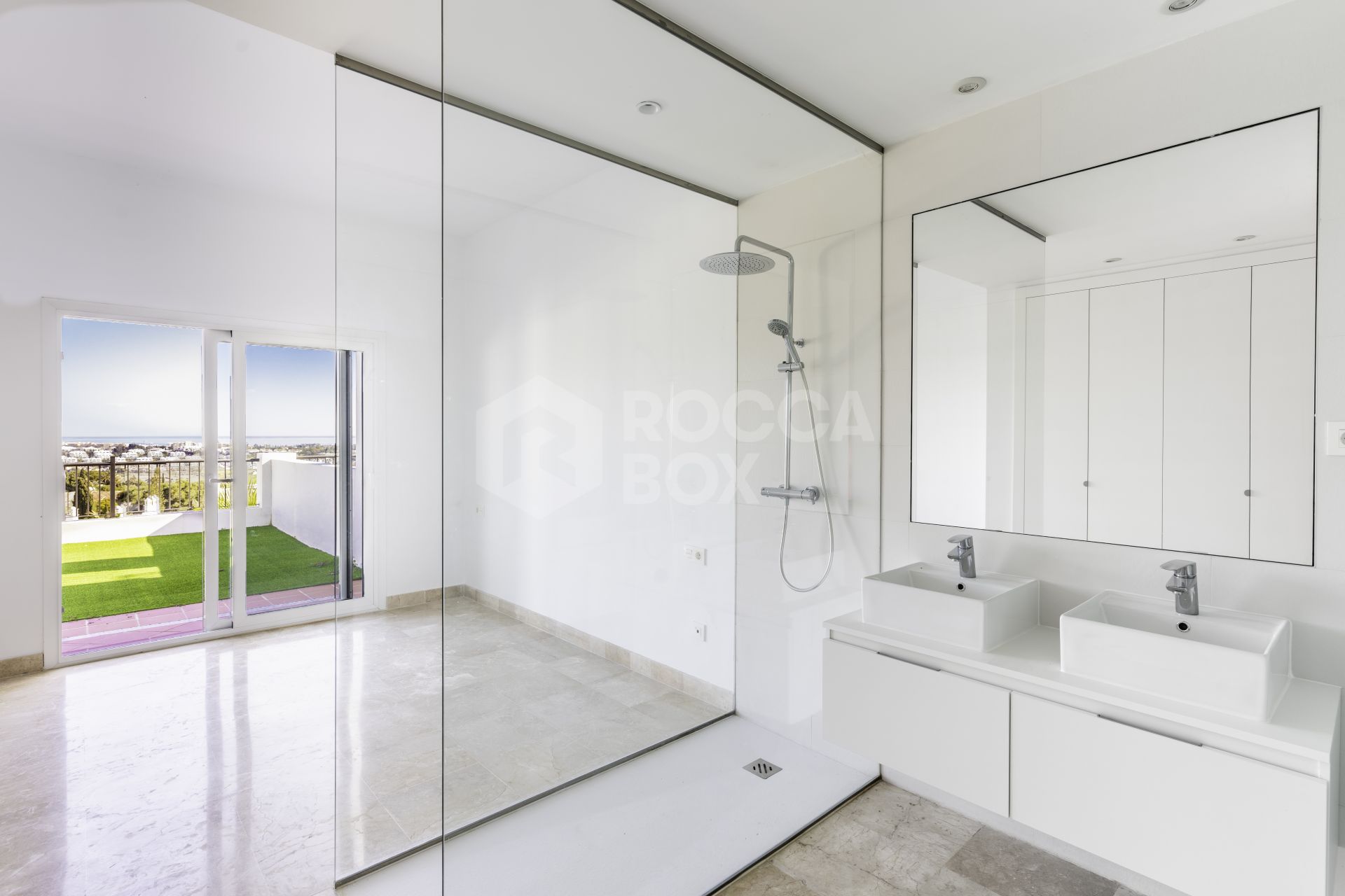 Beautiful south facing ground floor apartment located in Paraiso Pueblo, Benahavis with sea views