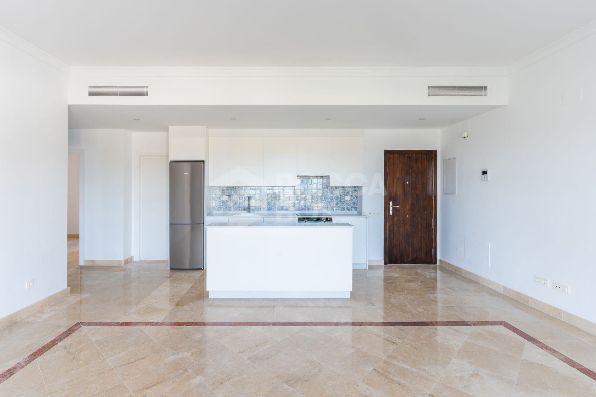 Beautiful south facing ground floor apartment located in Paraiso Pueblo, Benahavis with sea views