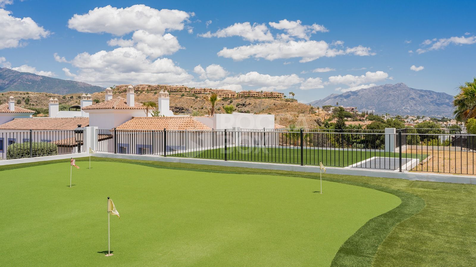 Beautiful south facing ground floor apartment located in Paraiso Pueblo, Benahavis with sea views