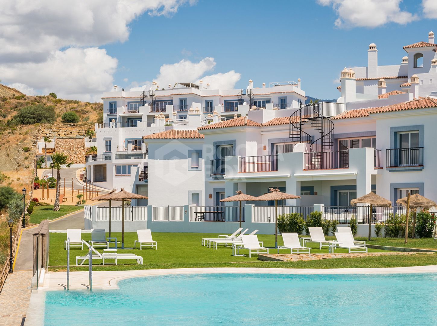 Beautiful south facing ground floor apartment located in Paraiso Pueblo, Benahavis with sea views