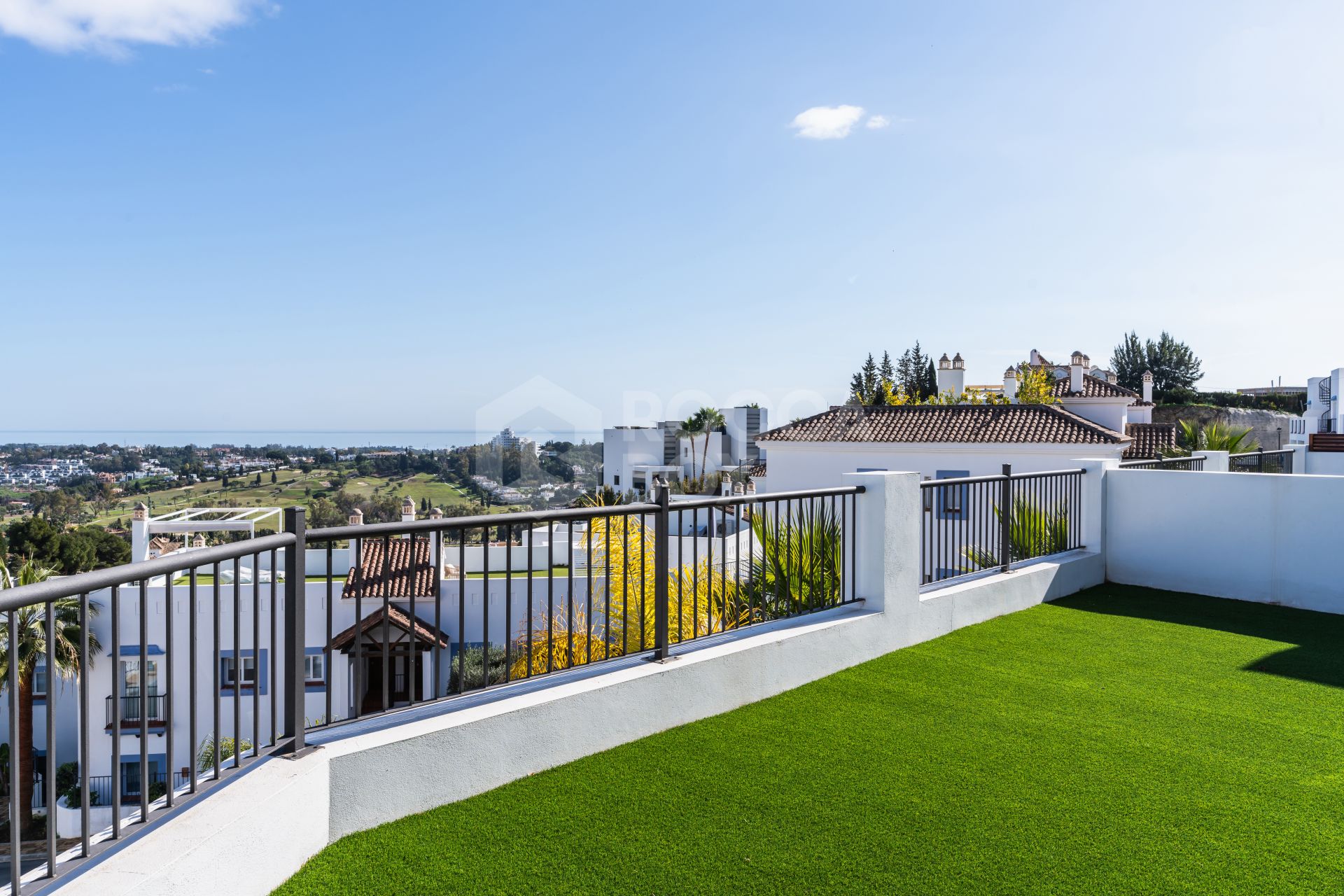 Beautiful south facing ground floor apartment located in Paraiso Pueblo, Benahavis with sea views