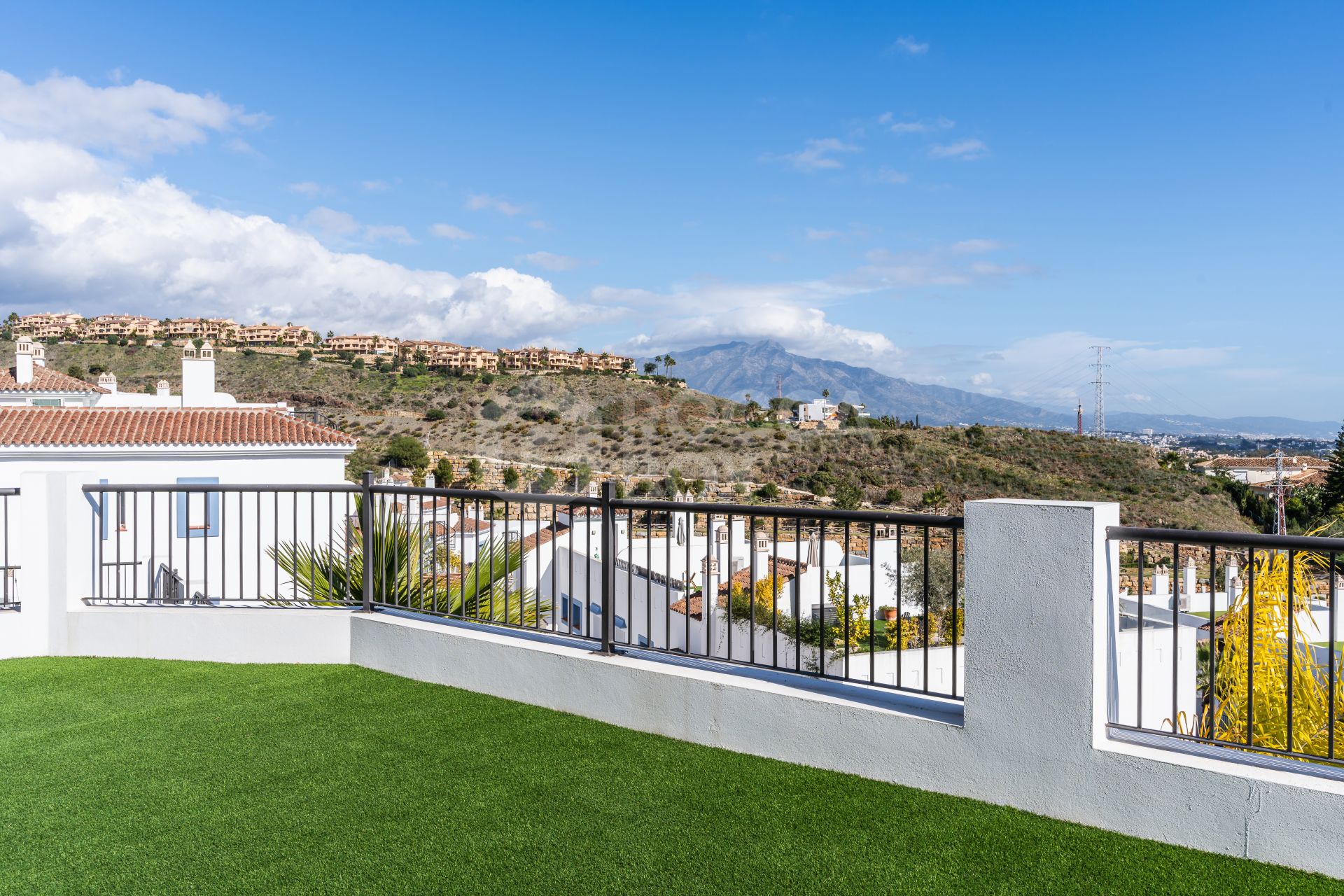 Beautiful south facing ground floor apartment located in Paraiso Pueblo, Benahavis with sea views