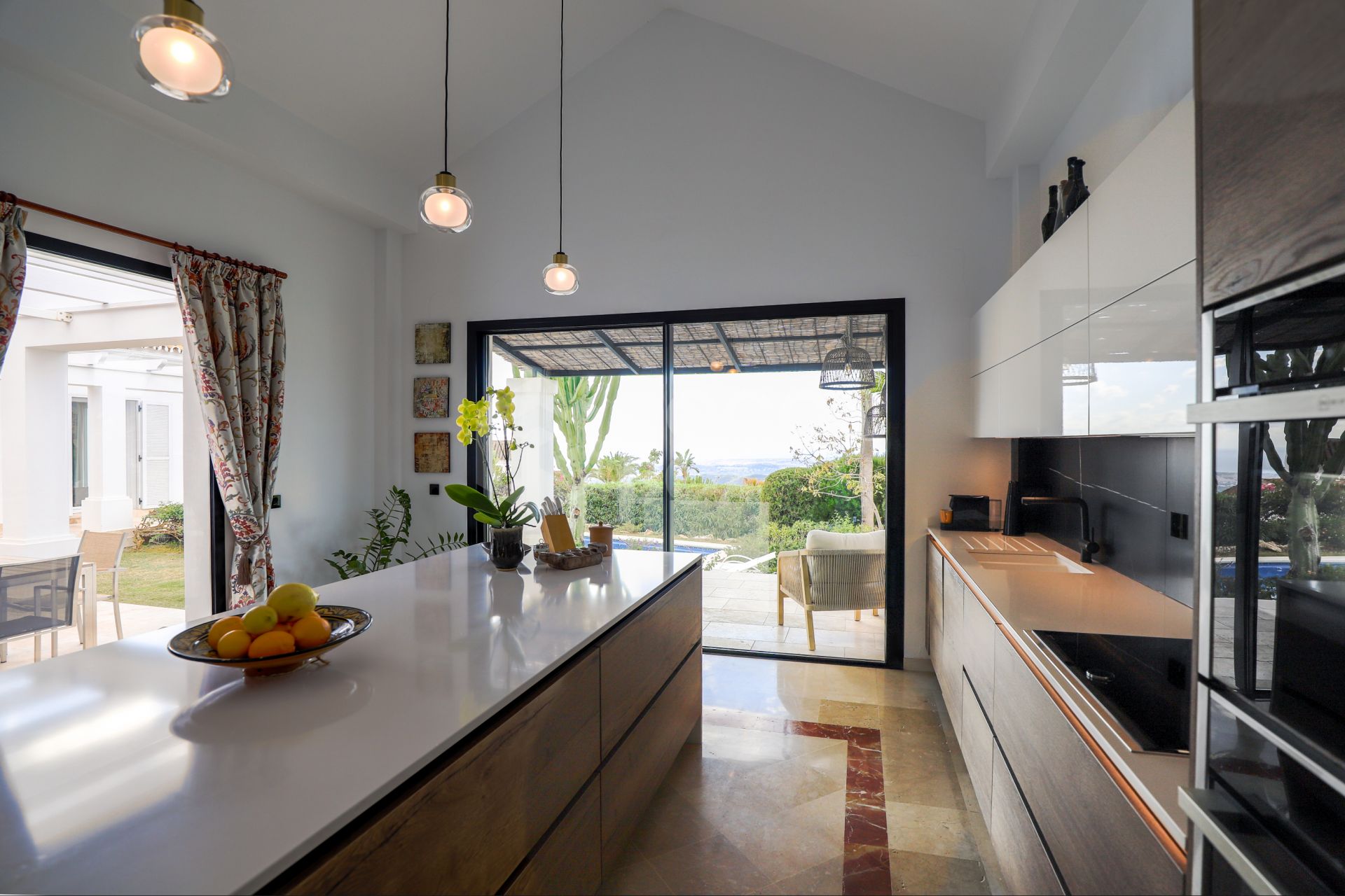 Beautiful south facing Villa located in Sierra Blanca Country Club, Istan with sea views