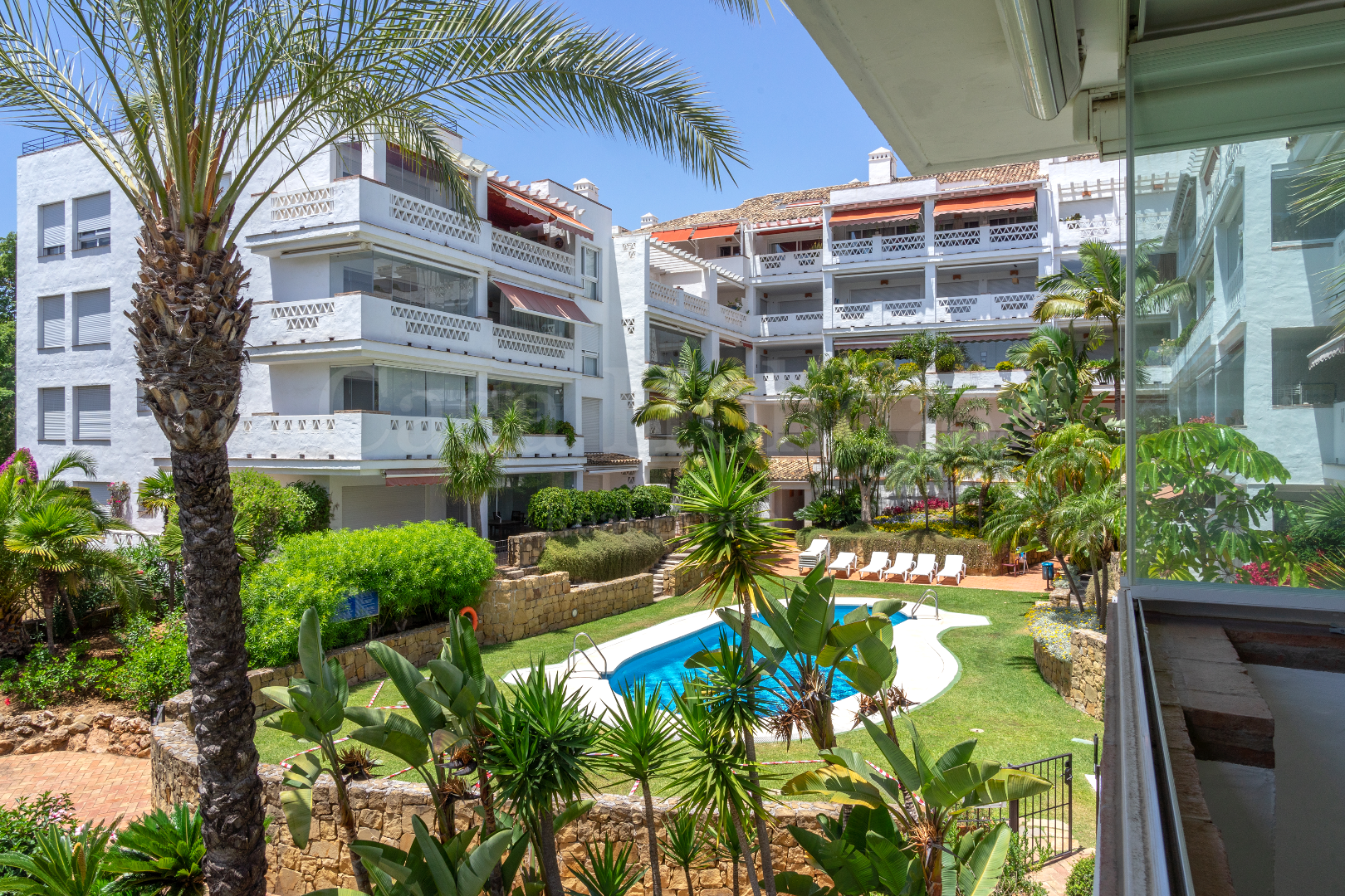Apartamento en Las Cañas Beach, Marbella