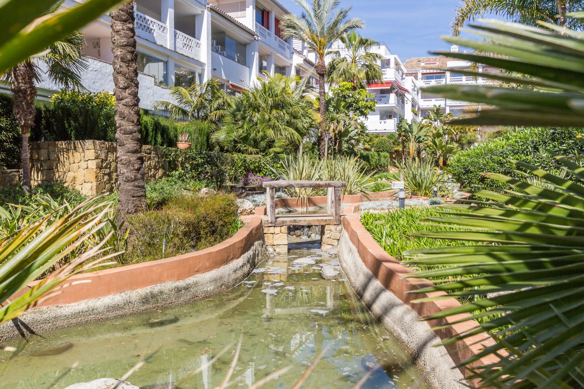 Apartamento en Las Cañas Beach, Marbella