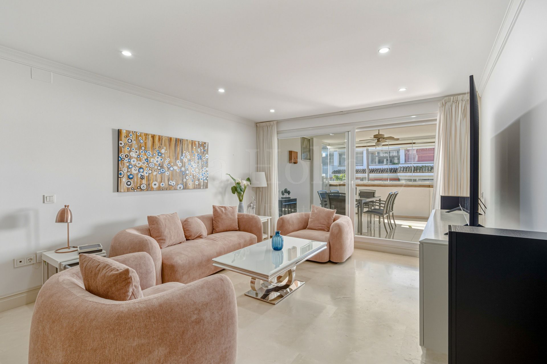 Apartamento en Las Cañas Beach, Marbella