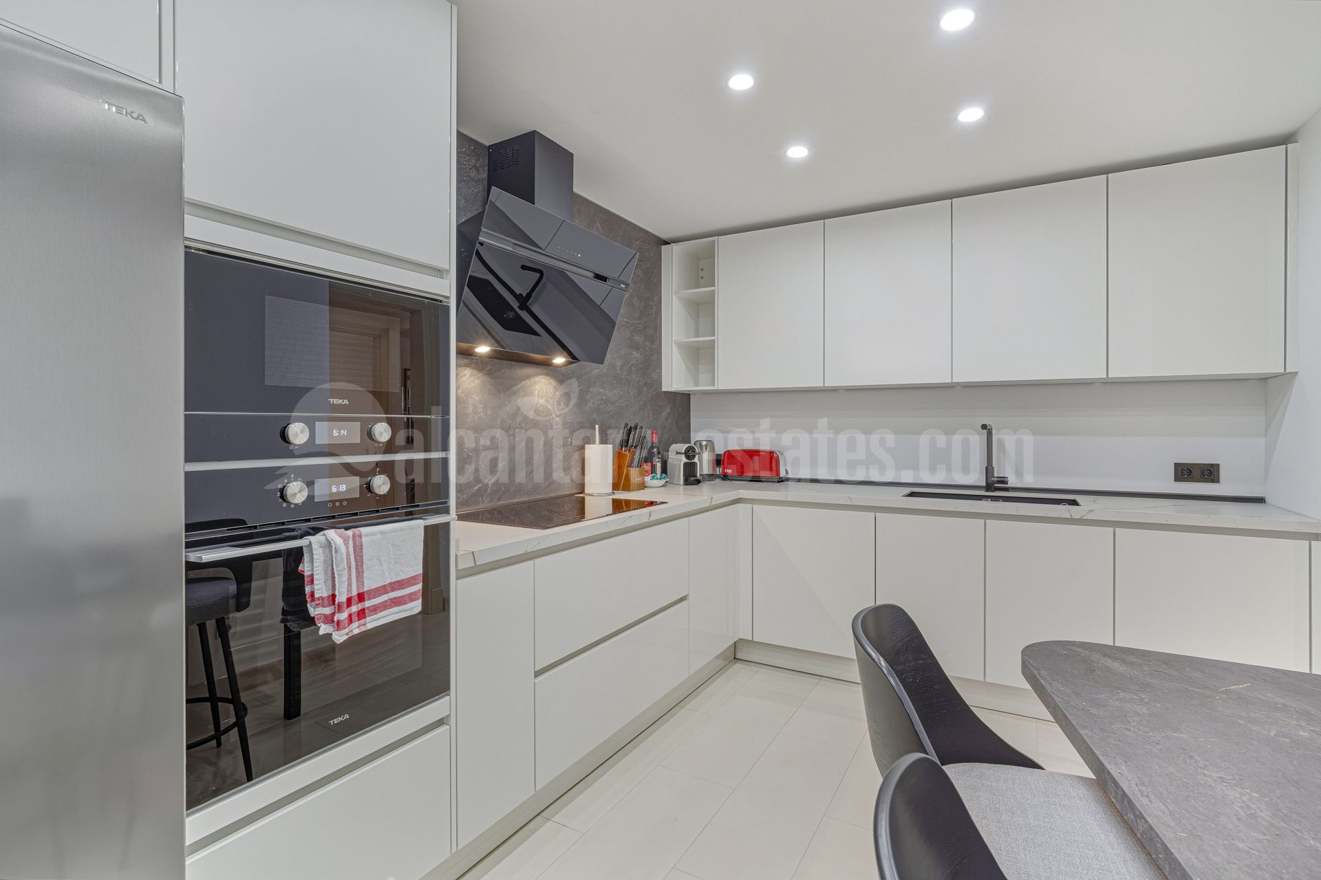 Apartment in Las Cañas Beach, Marbella