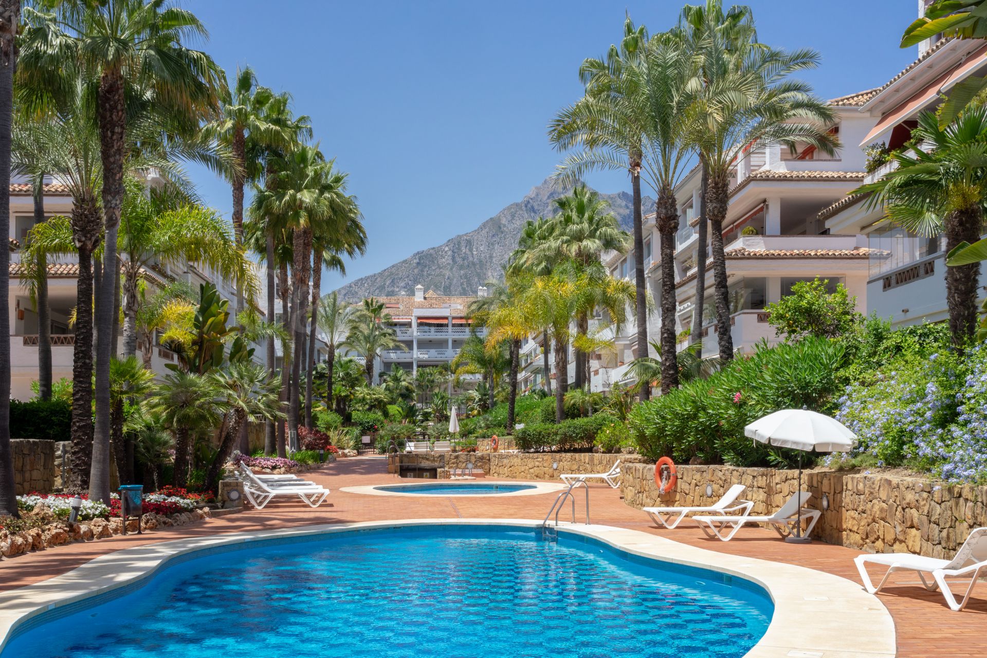 Apartamento en Las Cañas Beach, Marbella