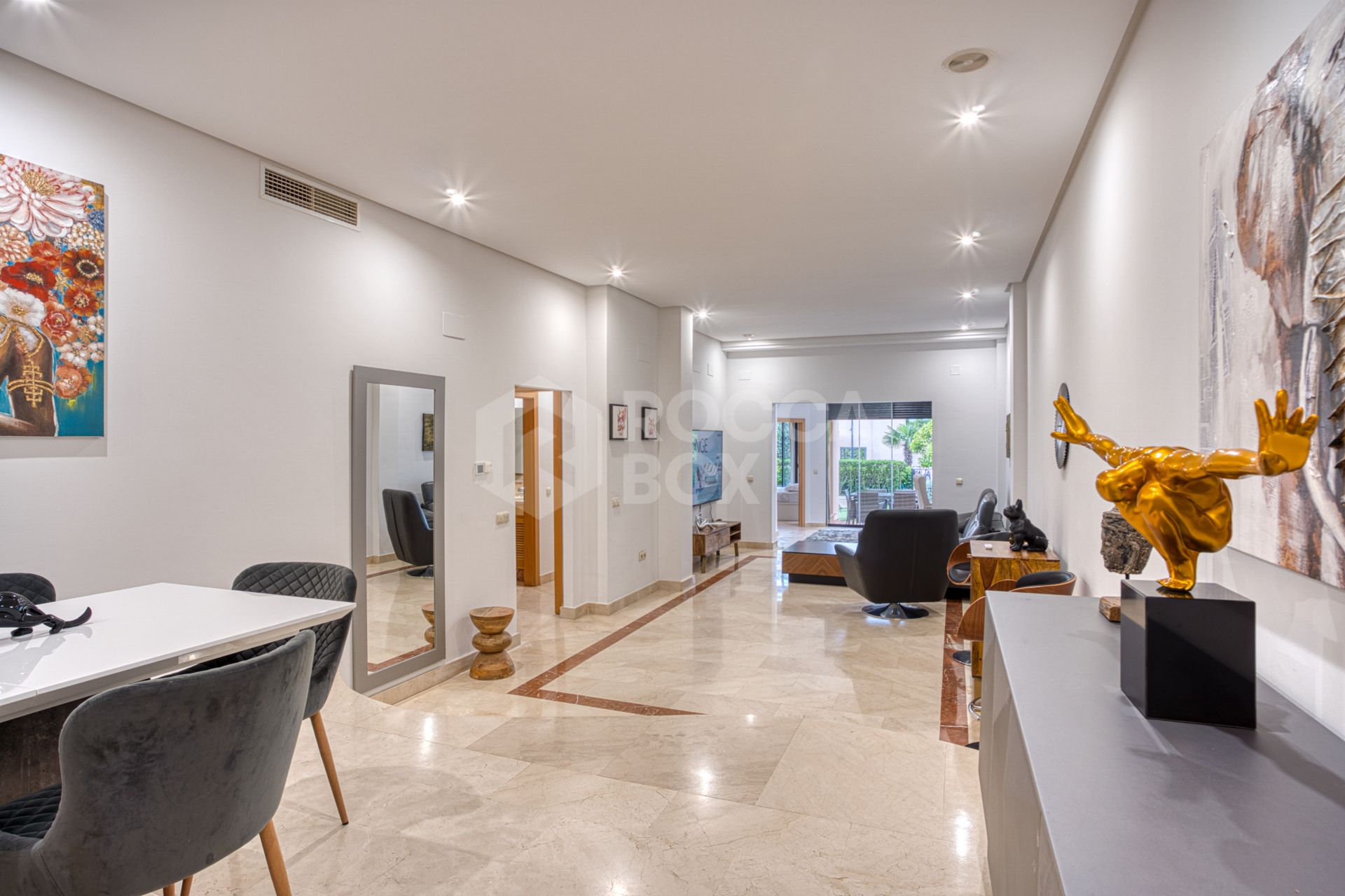 Fantastic west-facing three-bedroom apartment in Las Mimosas Beach Gardens, Nueva Andalucía.