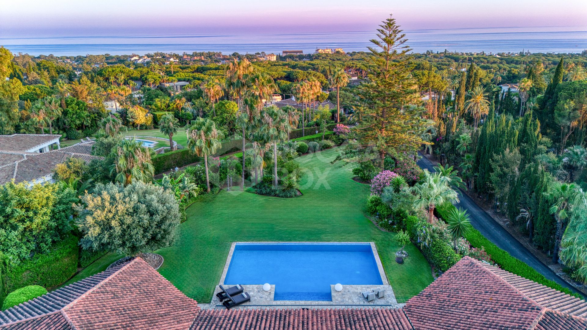 Beautiful, south facing four bedroom Villa located in the sought after area of Hacienda Las Chapas, Marbella