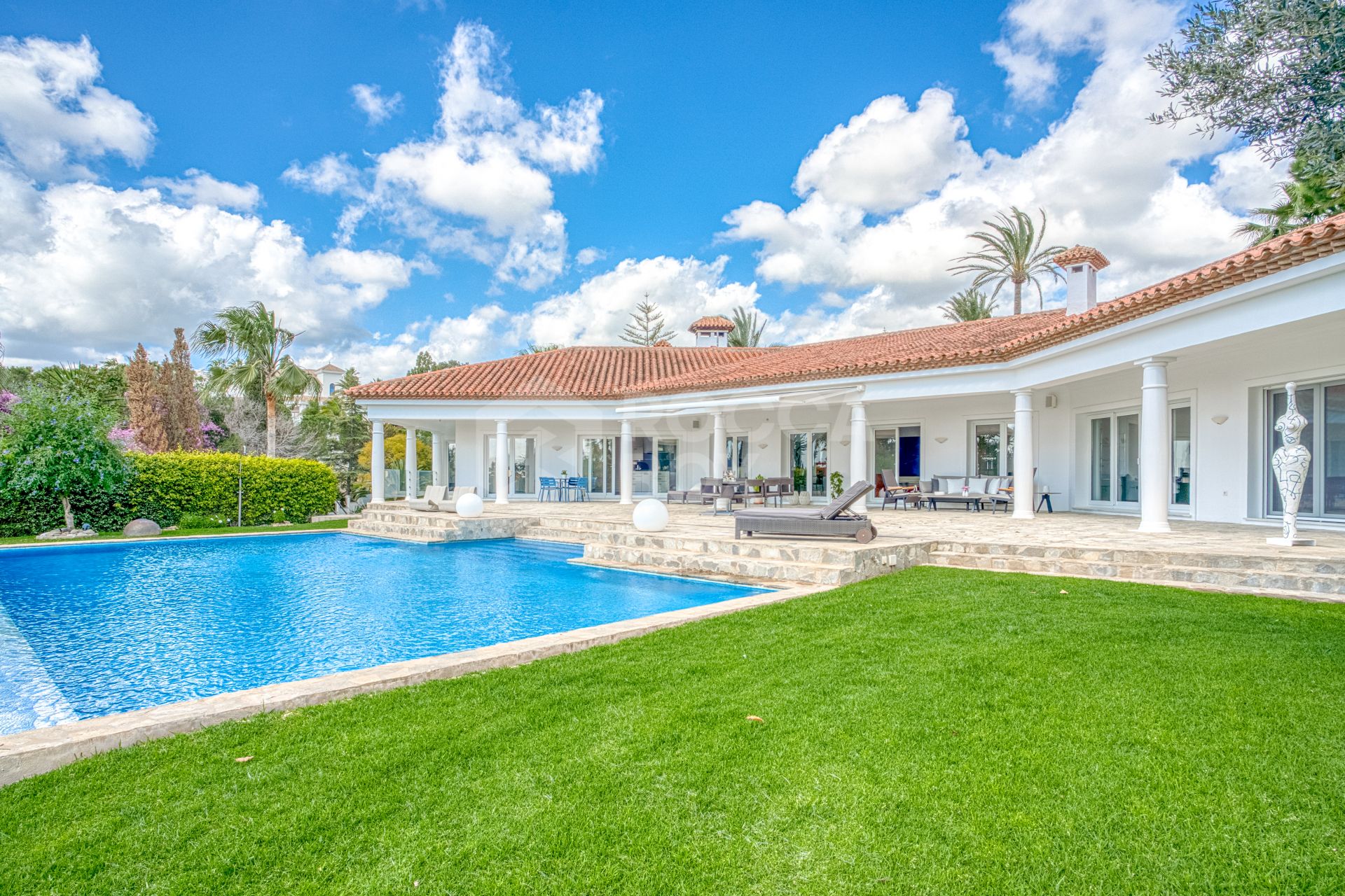 Beautiful, south facing four bedroom Villa located in the sought after area of Hacienda Las Chapas, Marbella