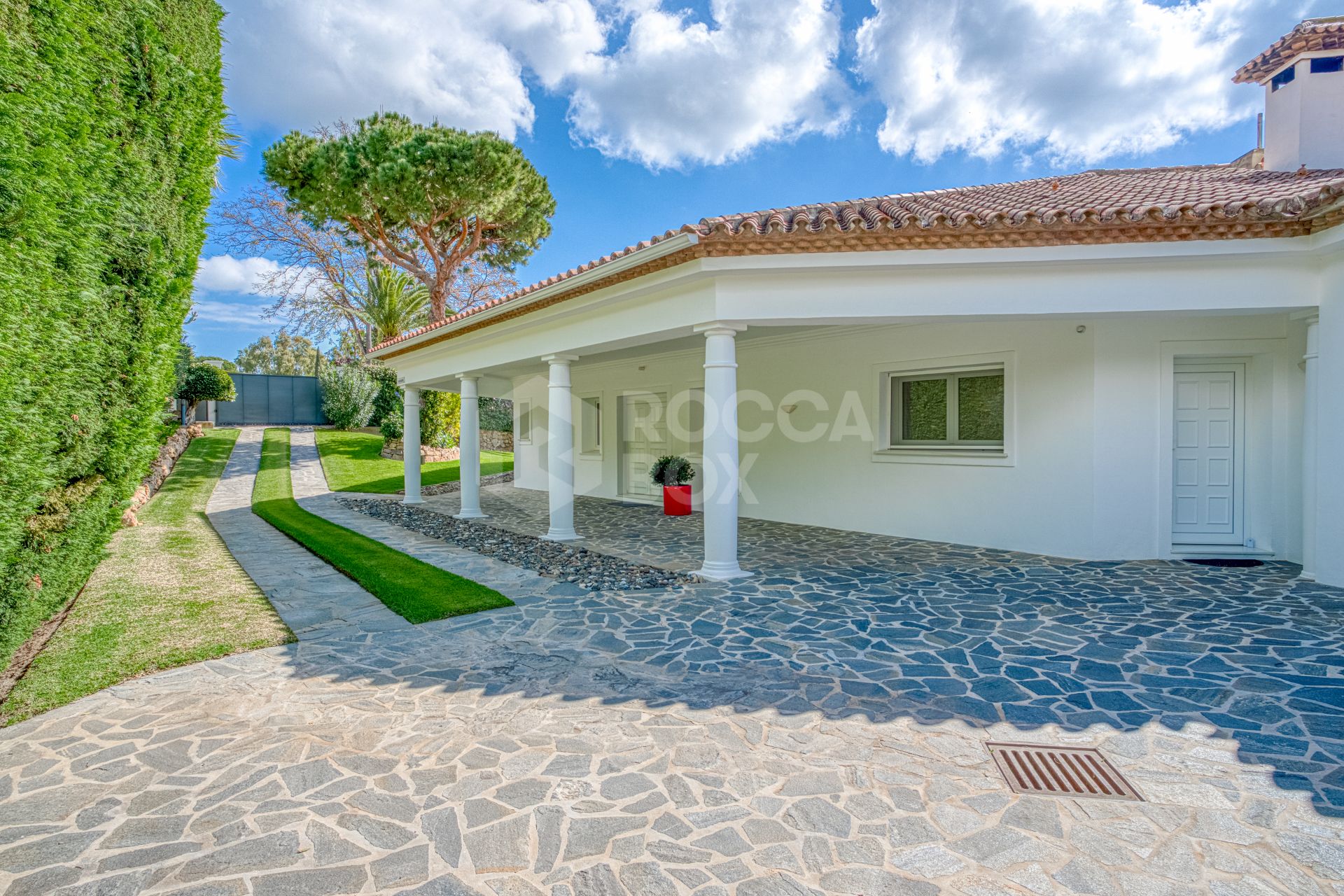 Beautiful, south facing four bedroom Villa located in the sought after area of Hacienda Las Chapas, Marbella