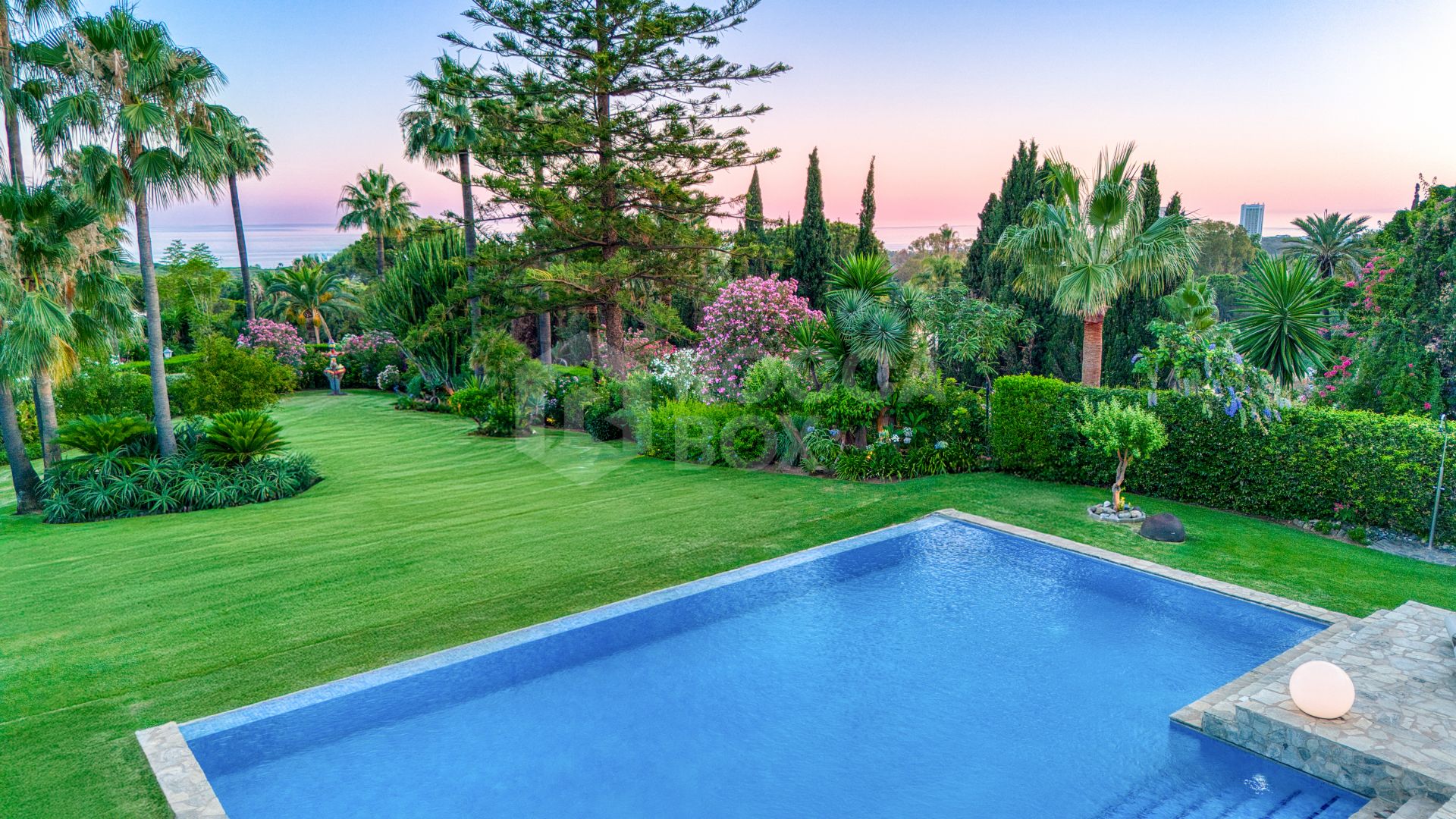 Beautiful, south facing four bedroom Villa located in the sought after area of Hacienda Las Chapas, Marbella